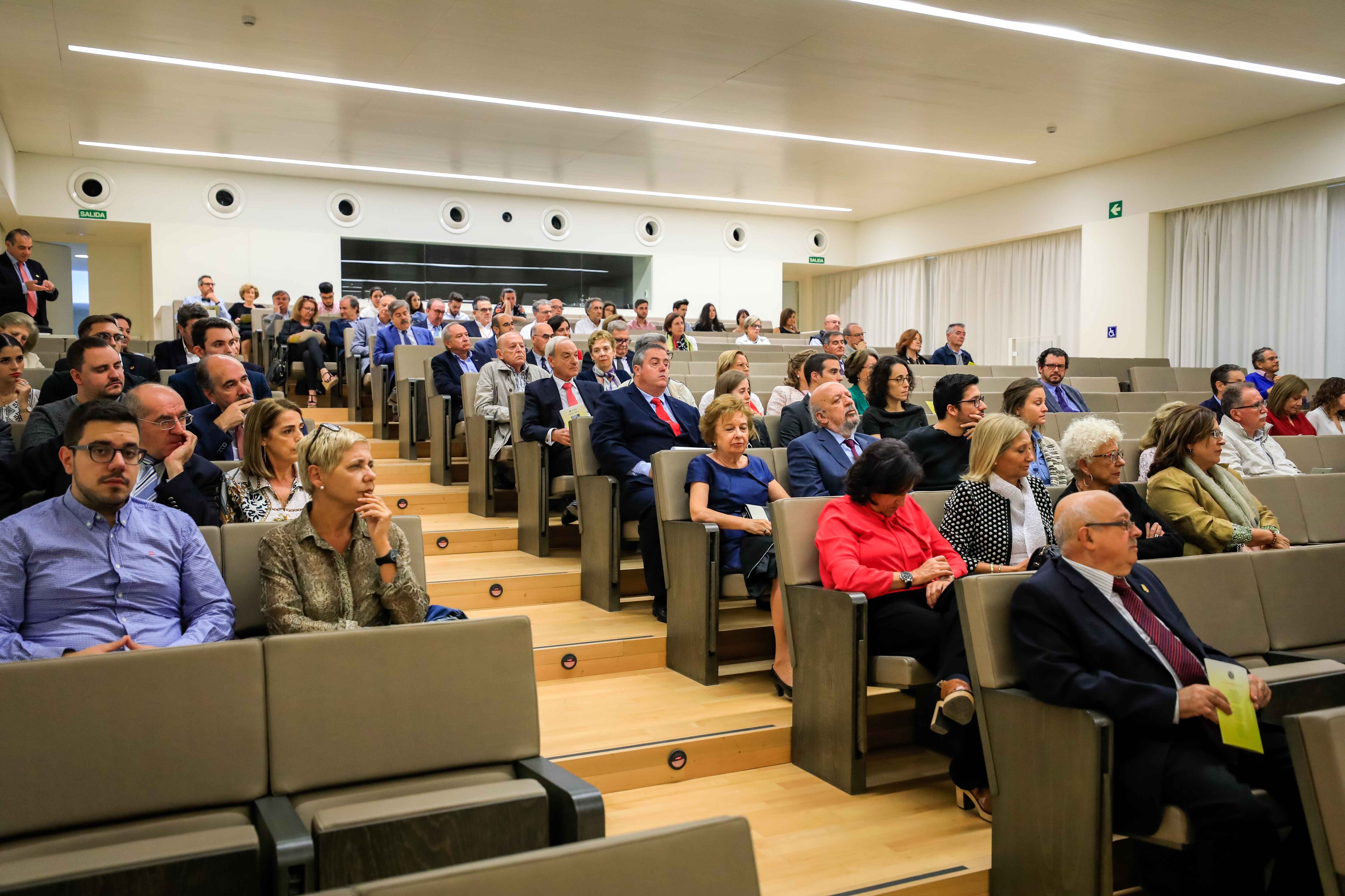 Acto de celebración de la Facultad de Medicina de la UGR en honor de su patrón, San Lucas.