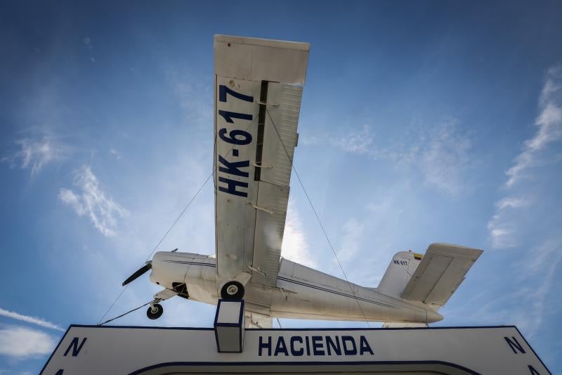 Uno de los 14 detenidos en la operación contra la marihuana desarrollada esta semana en la provincia edifificó esta Hacienda, similar a la del 'narco' colombiano