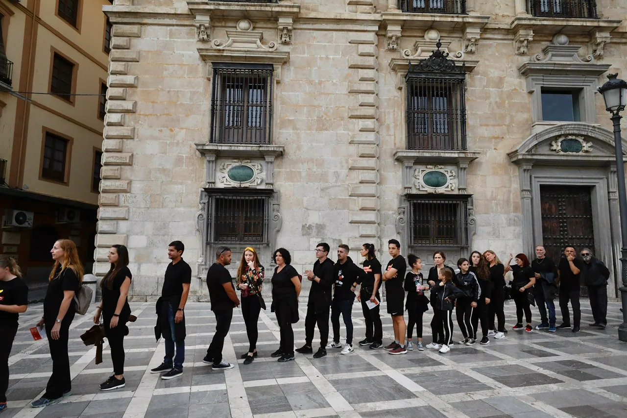 La plataforma de voluntariado social Existe+Mundo organizó ayer junto a A21, la marcha 'Caminando por Libertad' con otivo del Día Europeo contra la Trata de Personas. La movilización salió de la Fuente de las Batallas donde se leyó un manifiesto a favor de la abolición de la esclavitud