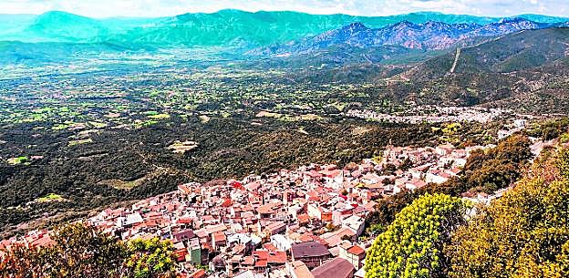 La montañosa Baunei se sitúa en la parte oriental de la isla.