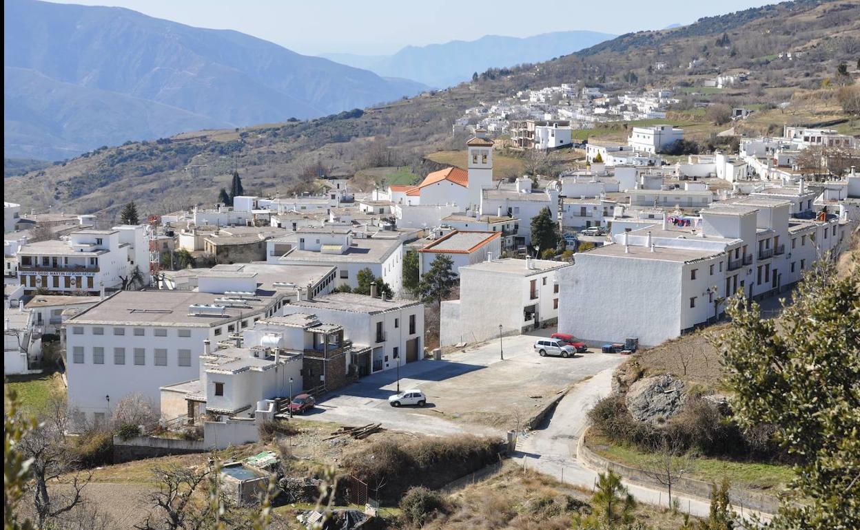 Vista general del municipio granadino de Pórtugos. 