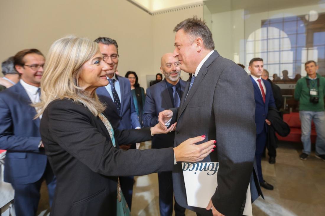 Se puede disfrutar de 72 obras de artistas universales como Picasso, Chillida, Juan Gris o Tapies y estará disponible hasta el 26 de enero