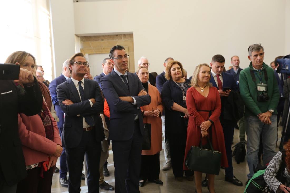 Se puede disfrutar de 72 obras de artistas universales como Picasso, Chillida, Juan Gris o Tapies y estará disponible hasta el 26 de enero