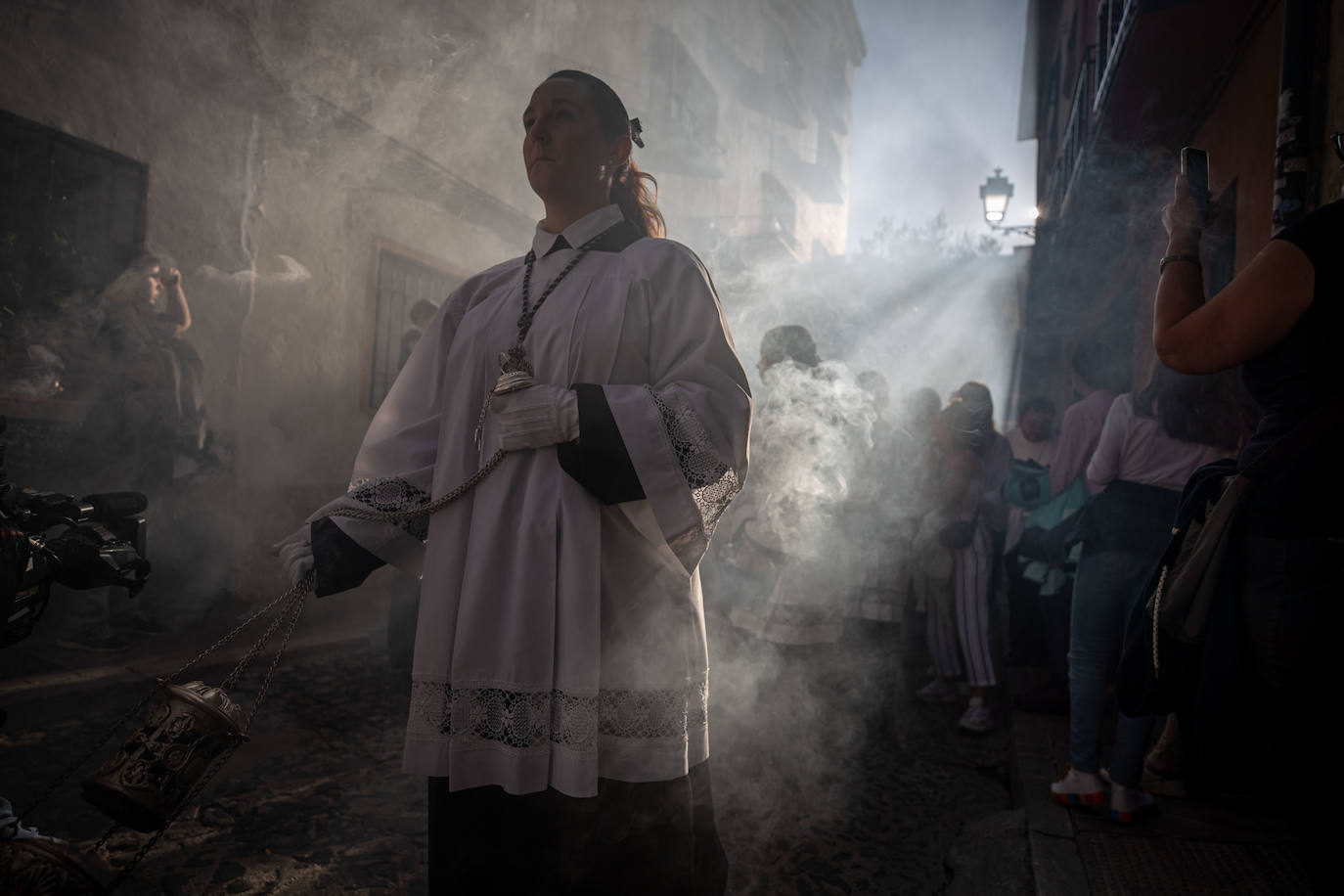 El paso del Huerto, por las calles de Granada
