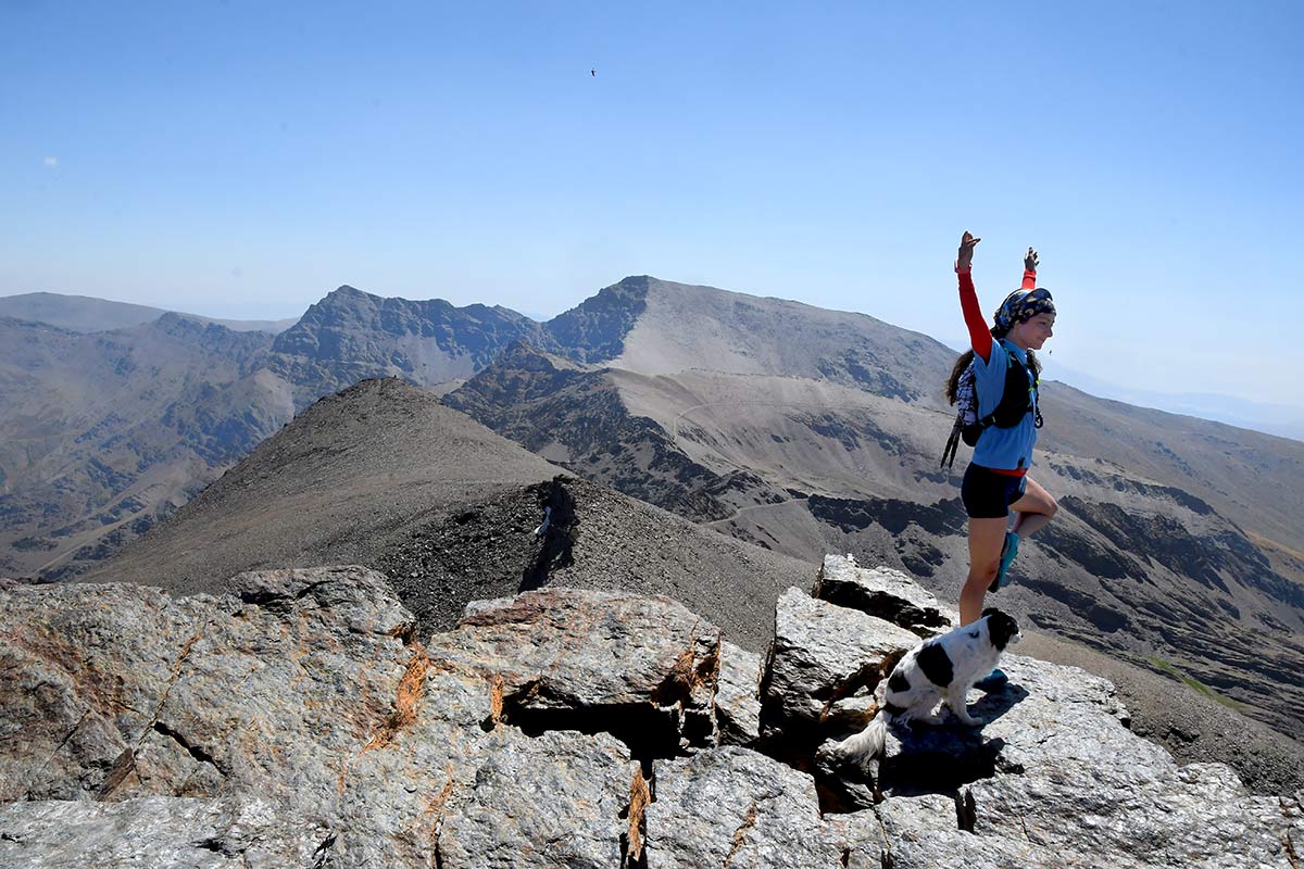 Las altas cumbres de Sierra Nevada desde la cima del Veleta 