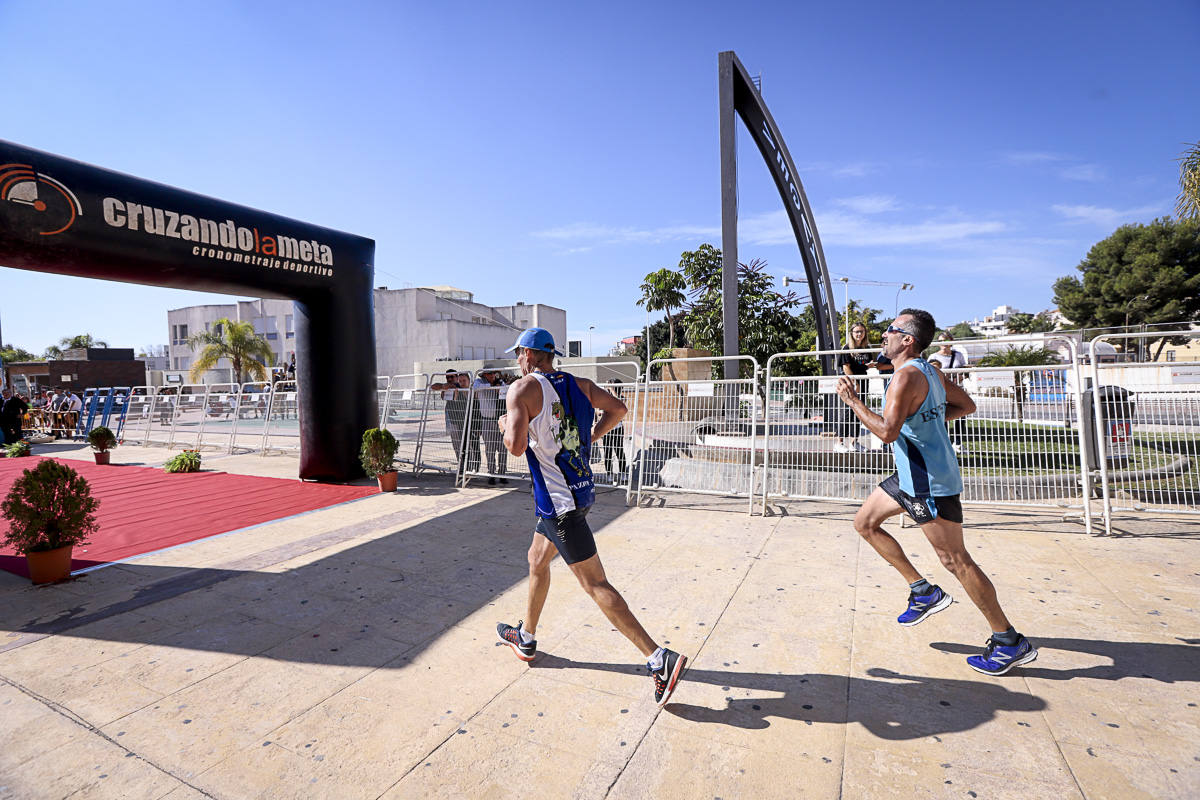 Los marroquís Abdelhadi El Mouaziz y Nazha Machouh reinan en Motril