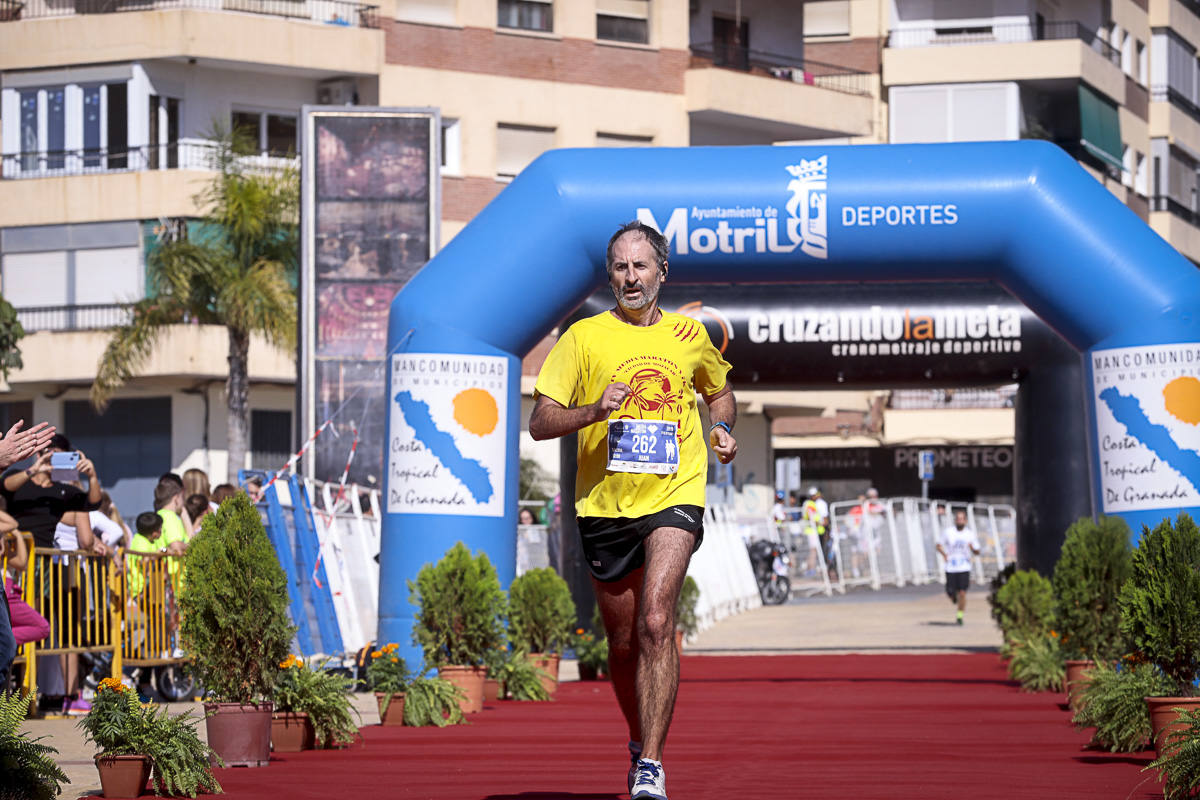 Los marroquís Abdelhadi El Mouaziz y Nazha Machouh reinan en Motril