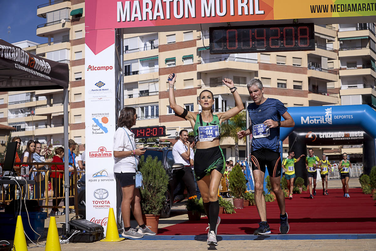 Los marroquís Abdelhadi El Mouaziz y Nazha Machouh reinan en Motril