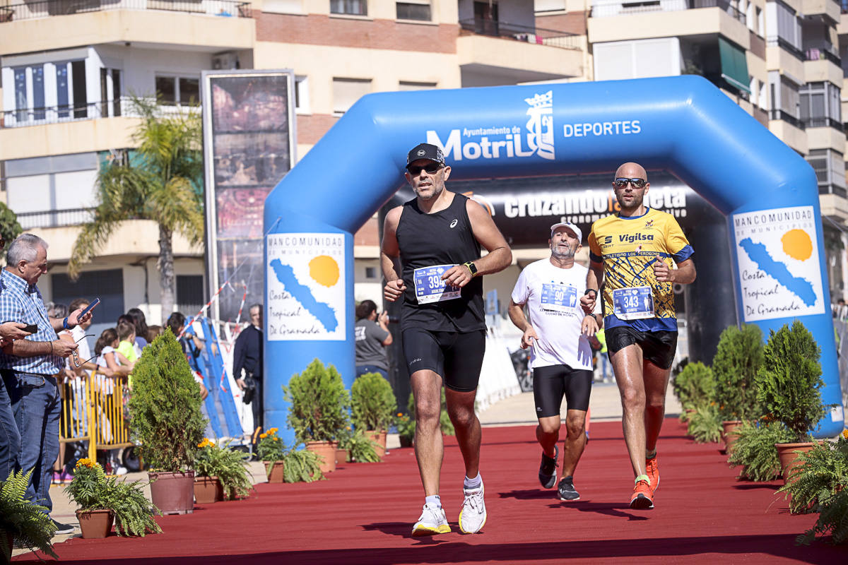 Los marroquís Abdelhadi El Mouaziz y Nazha Machouh reinan en Motril