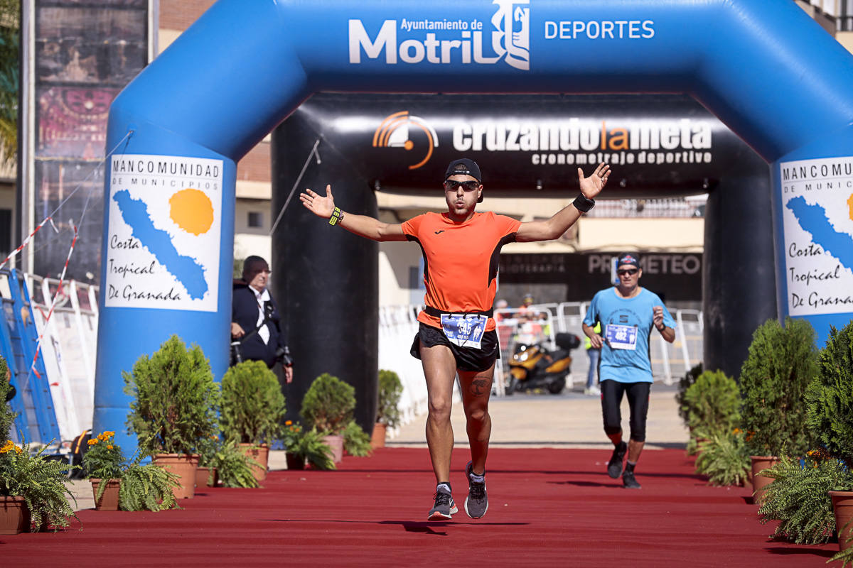 Los marroquís Abdelhadi El Mouaziz y Nazha Machouh reinan en Motril