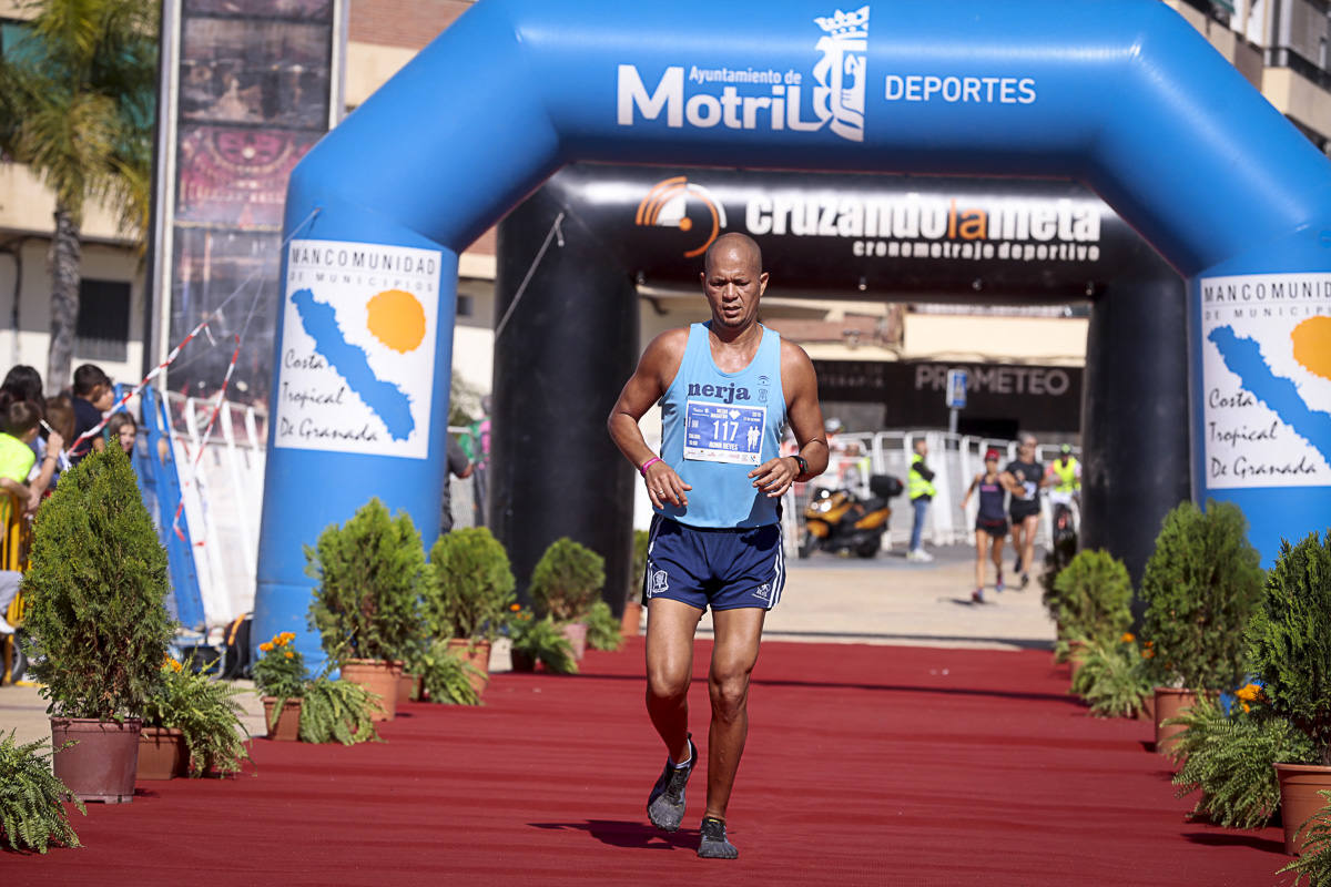 Los marroquís Abdelhadi El Mouaziz y Nazha Machouh reinan en Motril