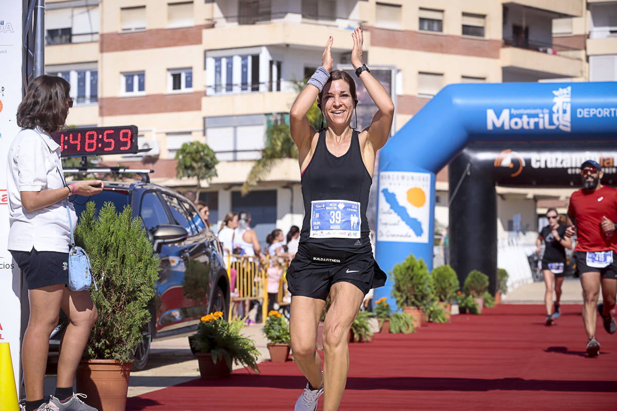 Los marroquís Abdelhadi El Mouaziz y Nazha Machouh reinan en Motril