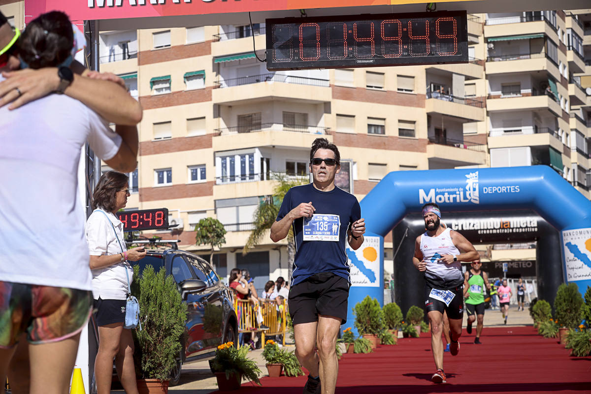 Los marroquís Abdelhadi El Mouaziz y Nazha Machouh reinan en Motril