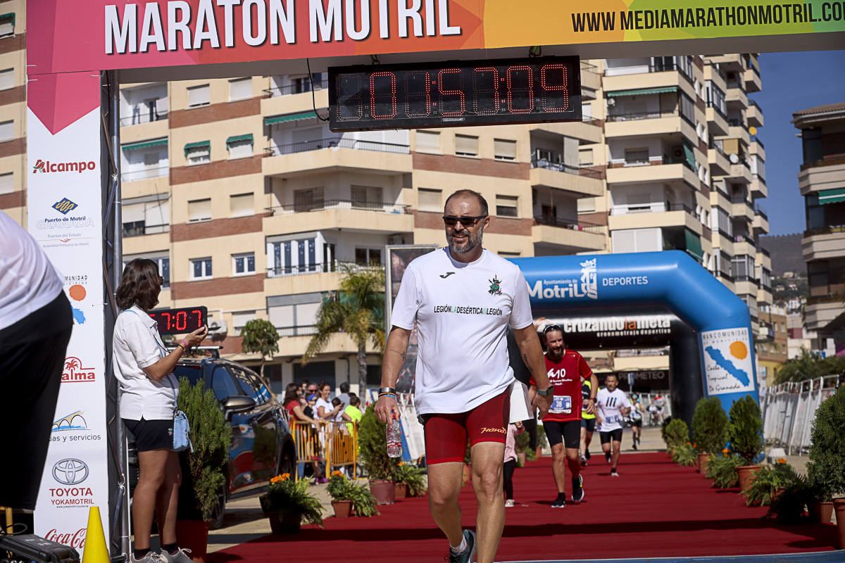 Los marroquís Abdelhadi El Mouaziz y Nazha Machouh reinan en Motril