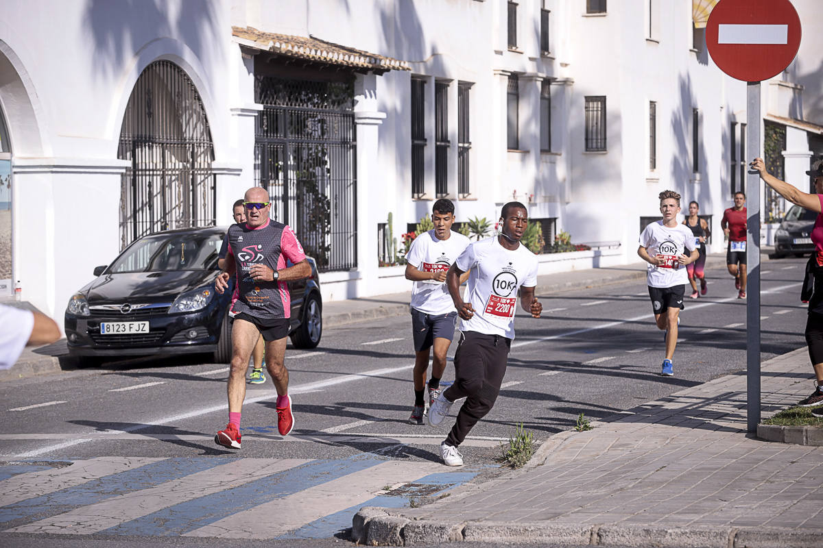 Los marroquís Abdelhadi El Mouaziz y Nazha Machouh reinan en Motril