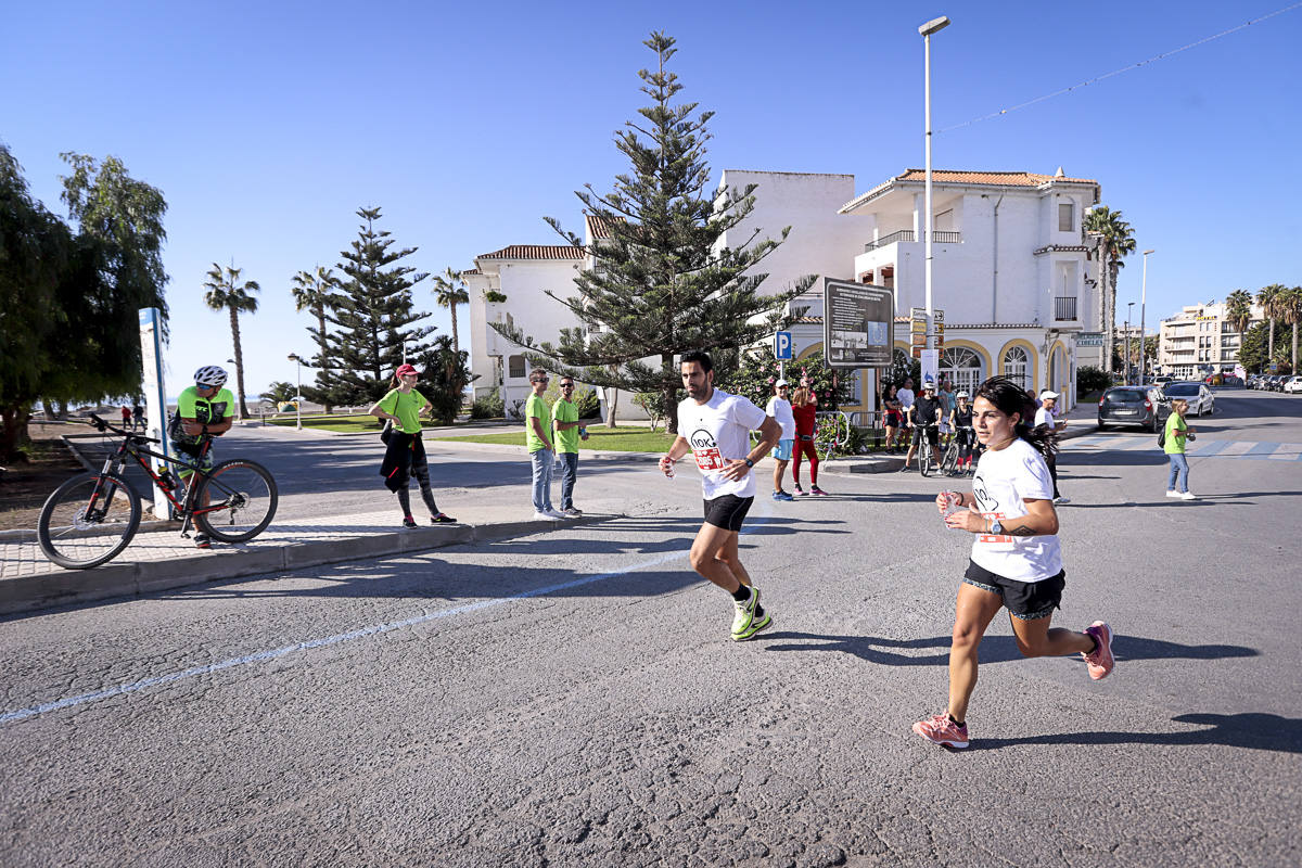 Los marroquís Abdelhadi El Mouaziz y Nazha Machouh reinan en Motril