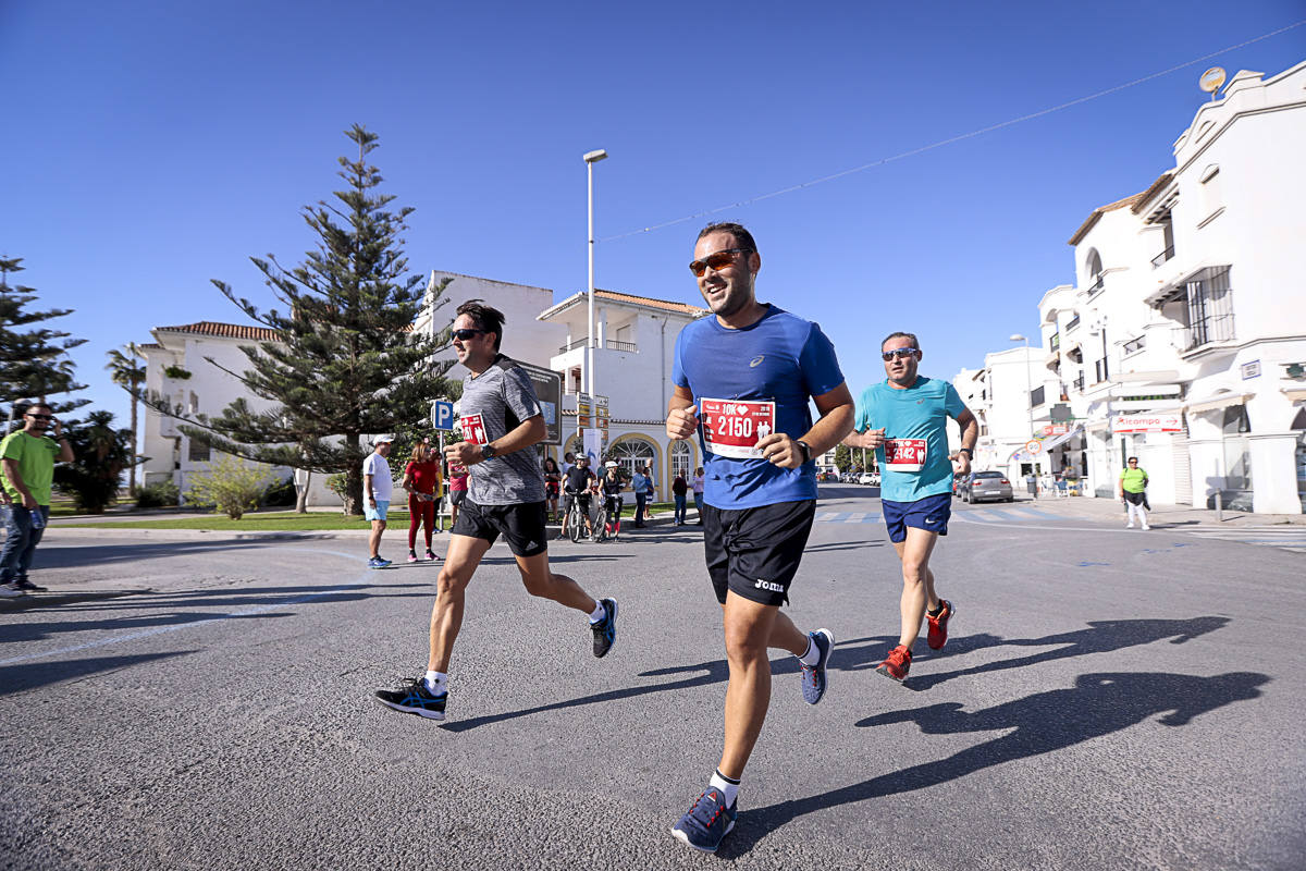 Los marroquís Abdelhadi El Mouaziz y Nazha Machouh reinan en Motril