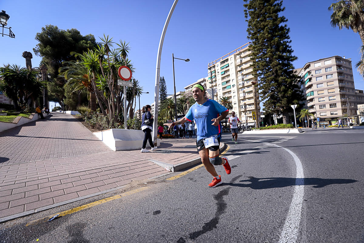 Los marroquís Abdelhadi El Mouaziz y Nazha Machouh reinan en Motril