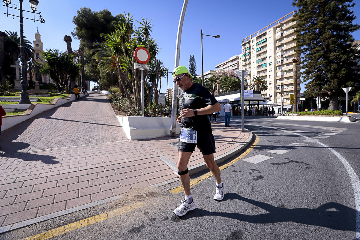 Los marroquís Abdelhadi El Mouaziz y Nazha Machouh reinan en Motril