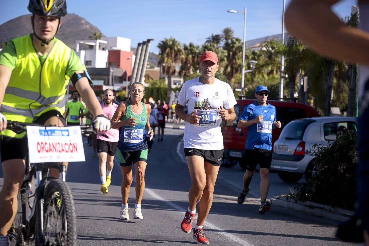 Los marroquís Abdelhadi El Mouaziz y Nazha Machouh reinan en Motril