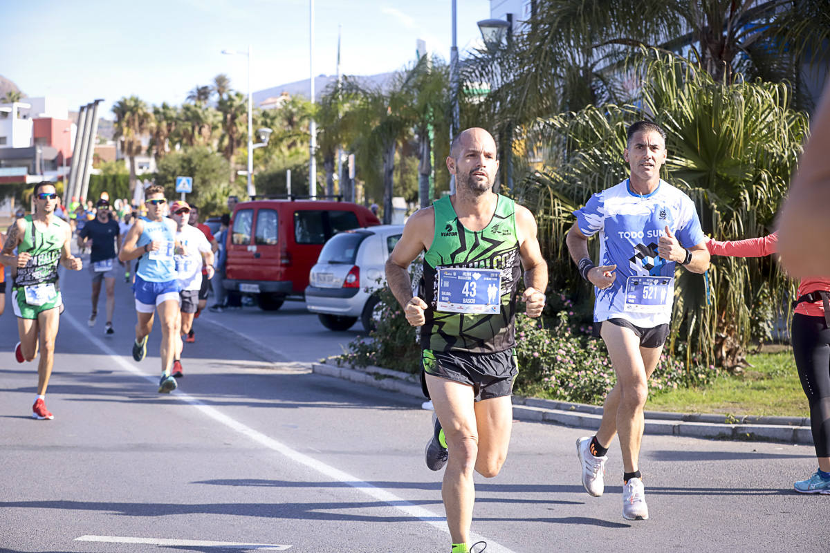 Los marroquís Abdelhadi El Mouaziz y Nazha Machouh reinan en Motril