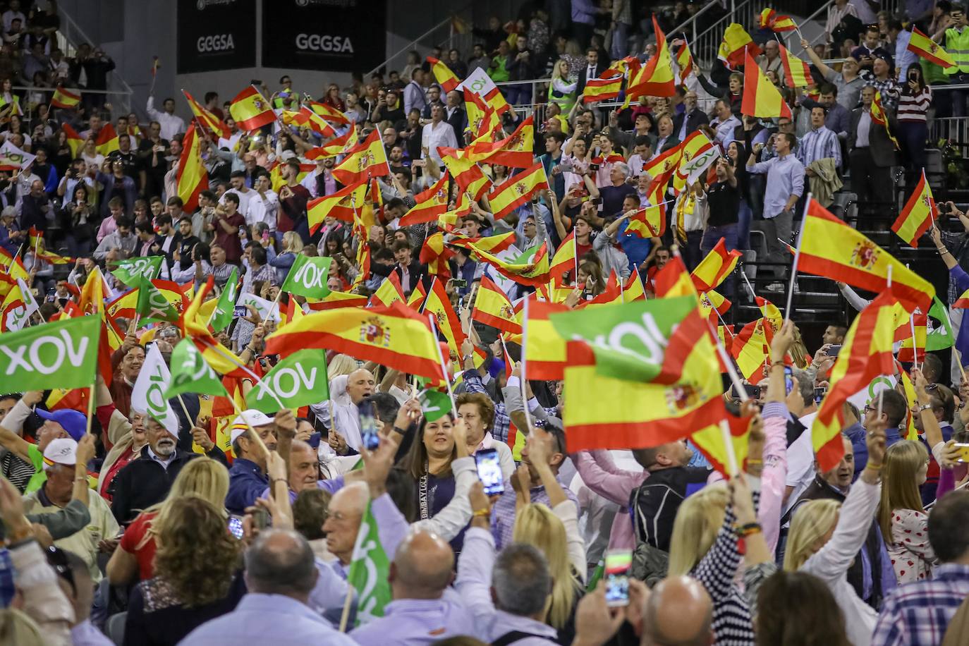 Abascal presenta a su partido como única alternativa para echar a Sánchez de la Moncloa