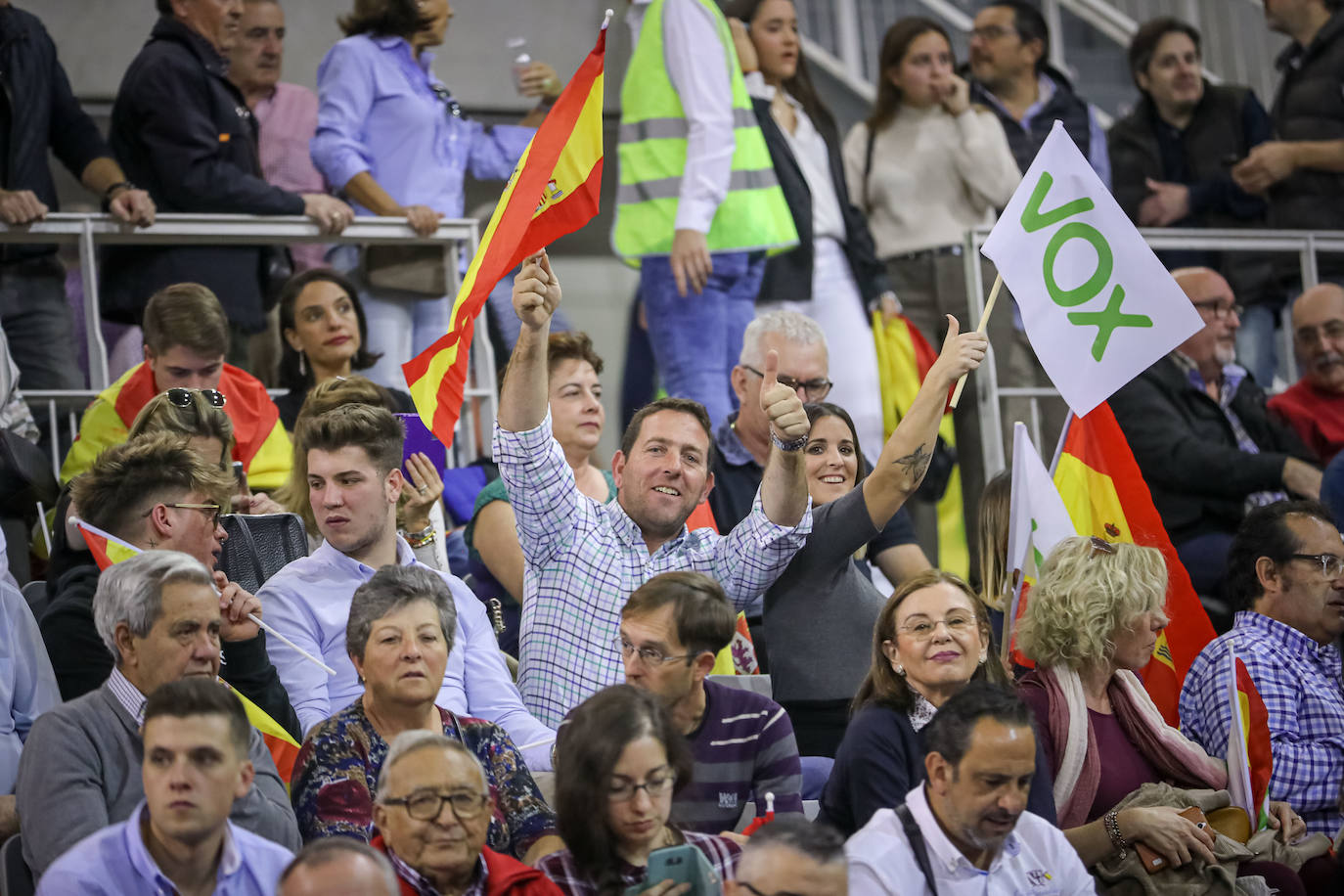 Abascal presenta a su partido como única alternativa para echar a Sánchez de la Moncloa