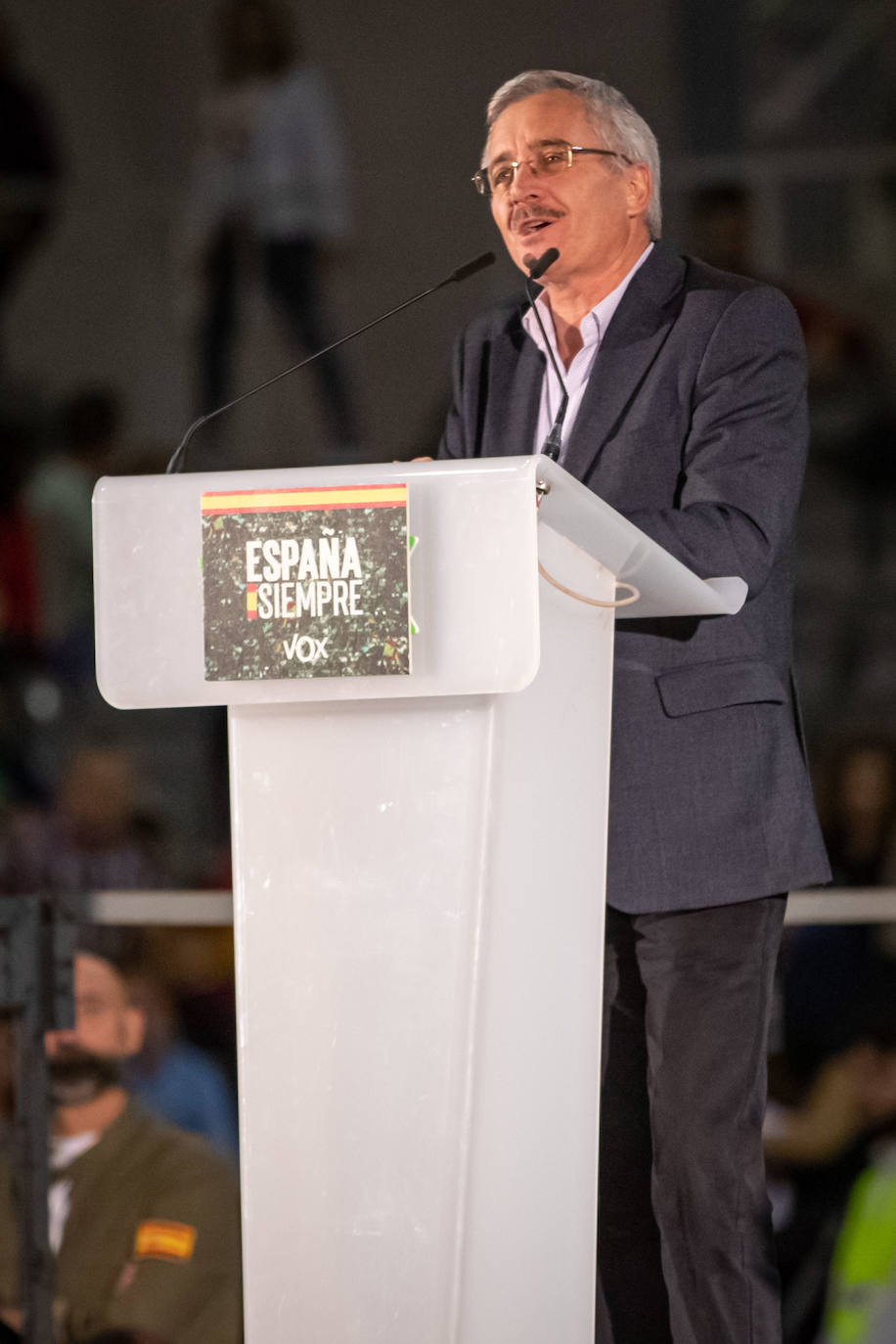 Abascal presenta a su partido como única alternativa para echar a Sánchez de la Moncloa