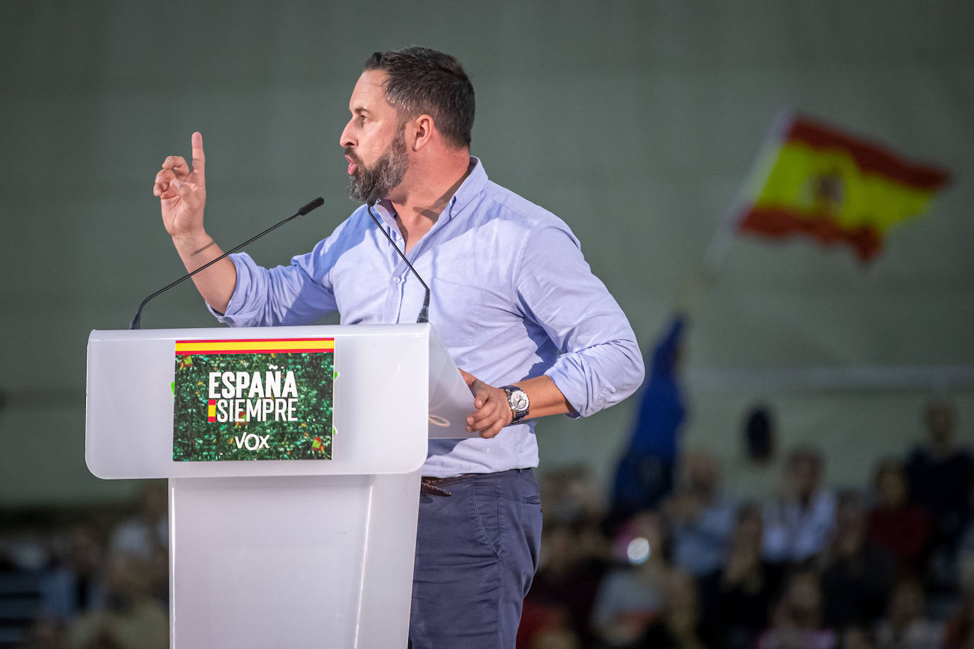 Abascal presenta a su partido como única alternativa para echar a Sánchez de la Moncloa