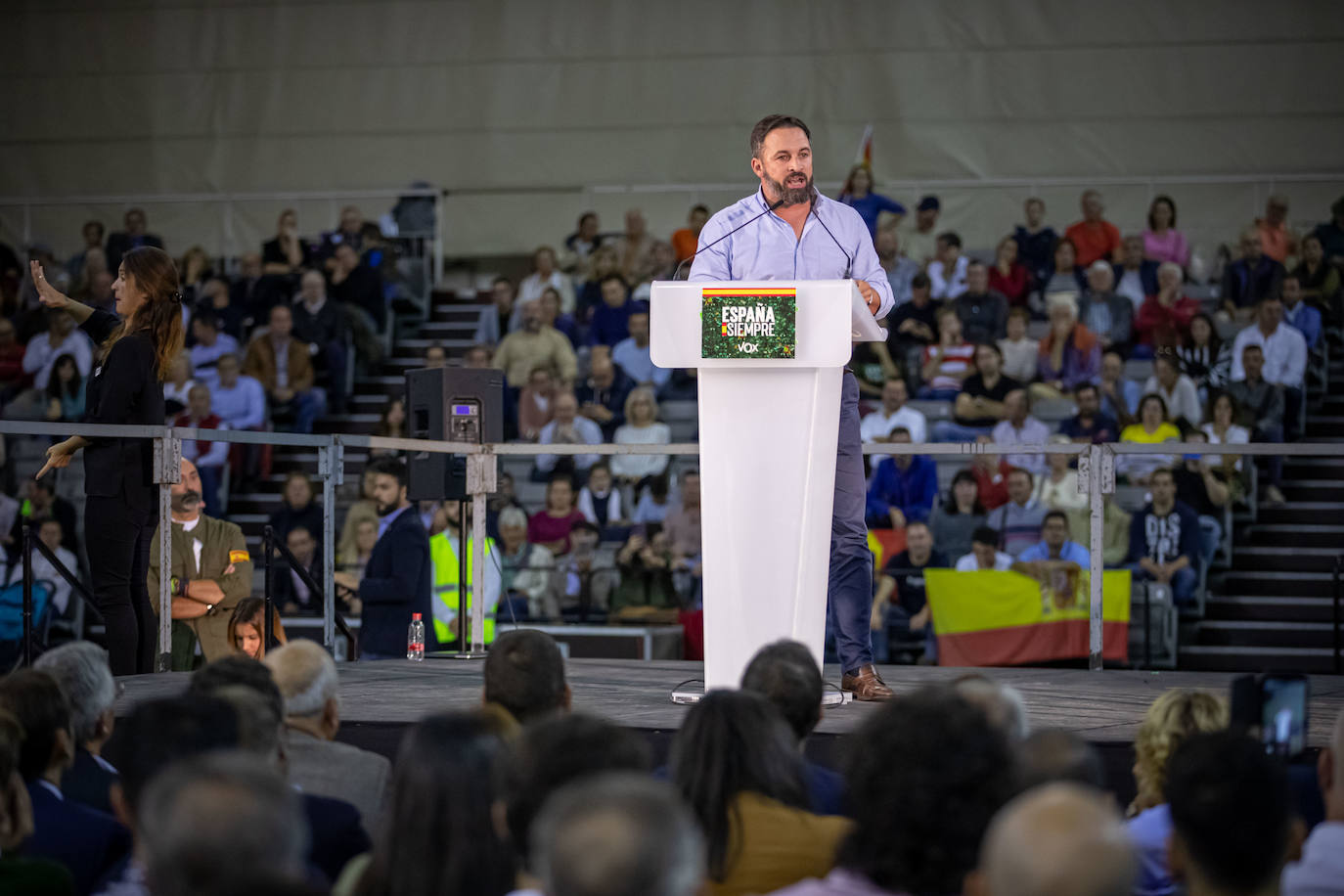 Abascal presenta a su partido como única alternativa para echar a Sánchez de la Moncloa