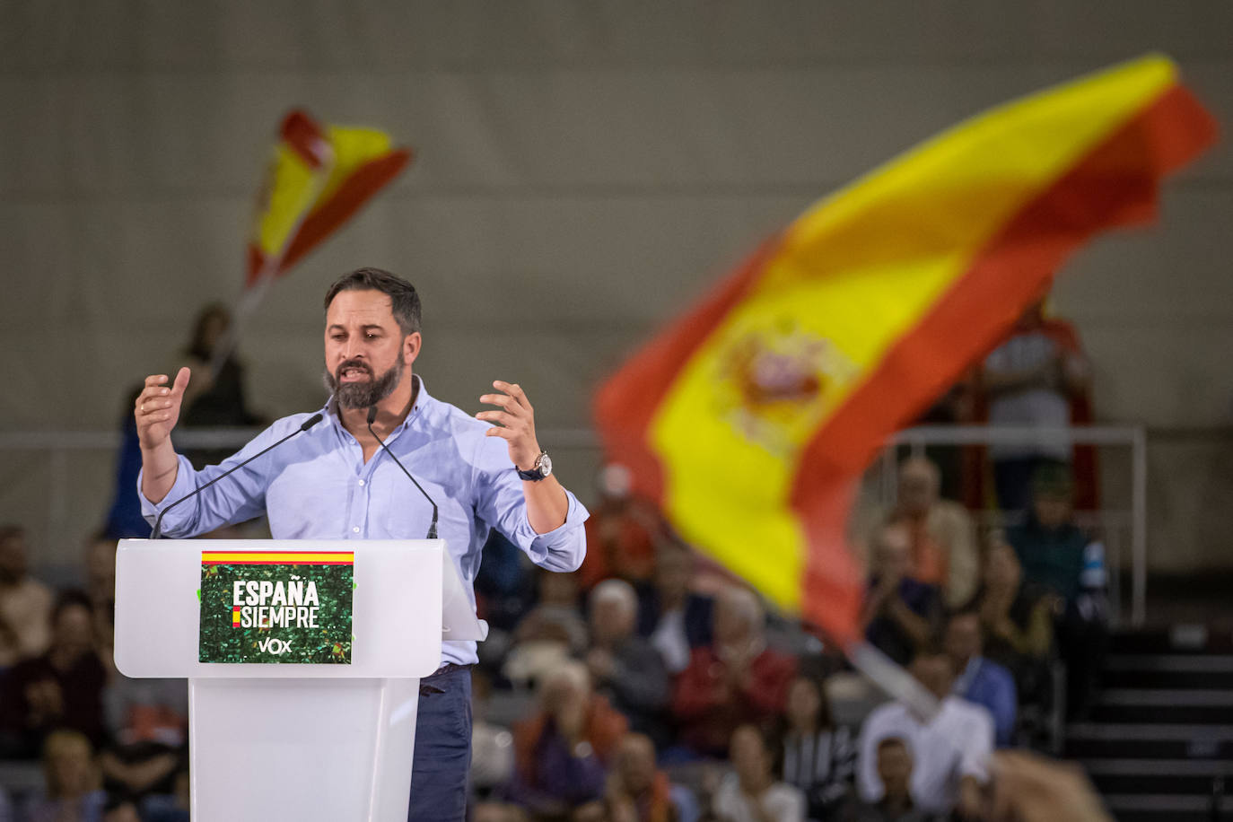 Abascal presenta a su partido como única alternativa para echar a Sánchez de la Moncloa