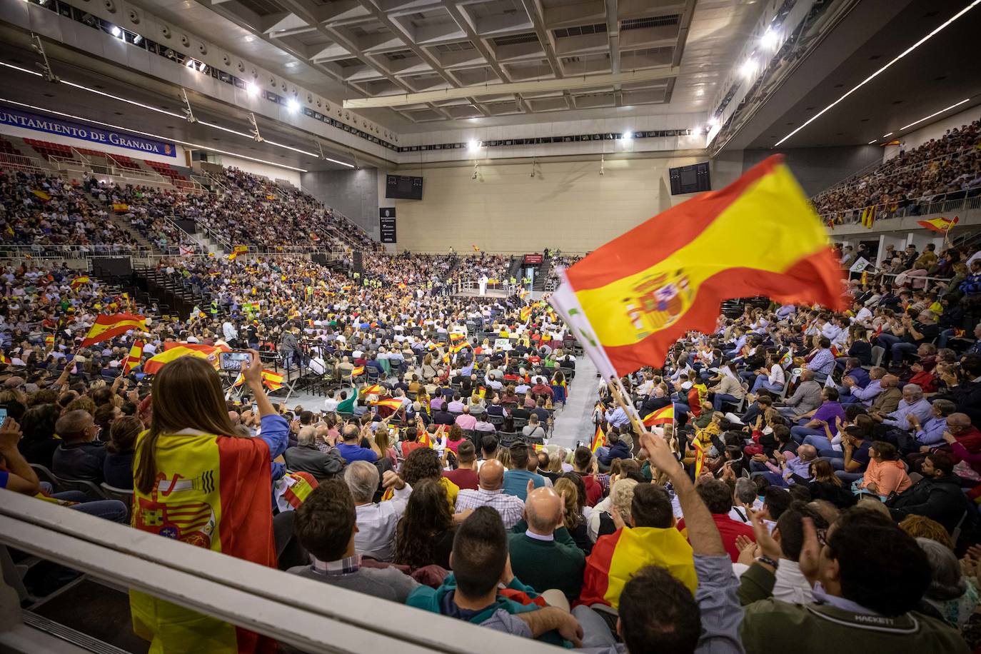Abascal presenta a su partido como única alternativa para echar a Sánchez de la Moncloa