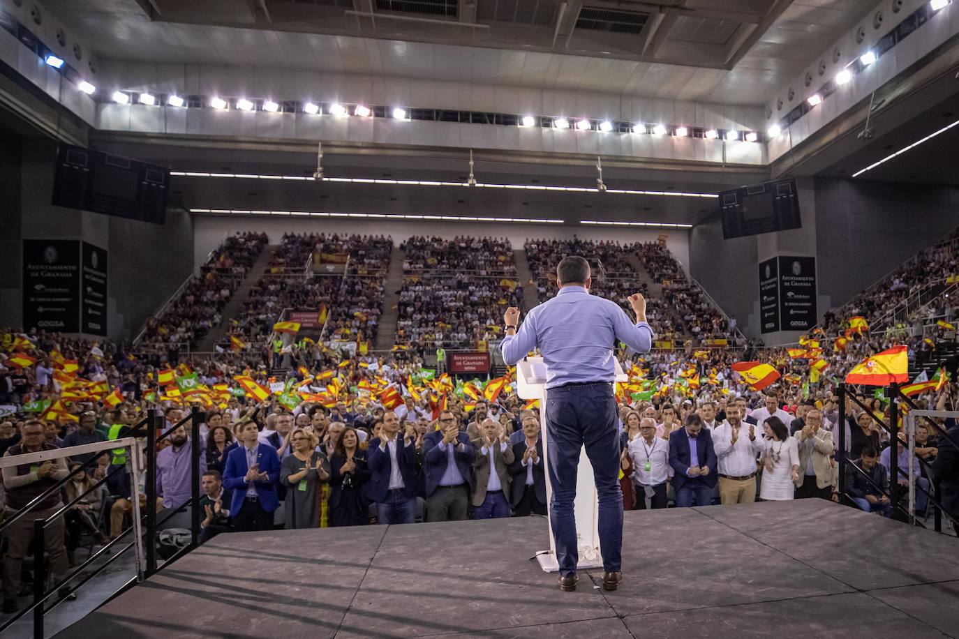 Abascal presenta a su partido como única alternativa para echar a Sánchez de la Moncloa