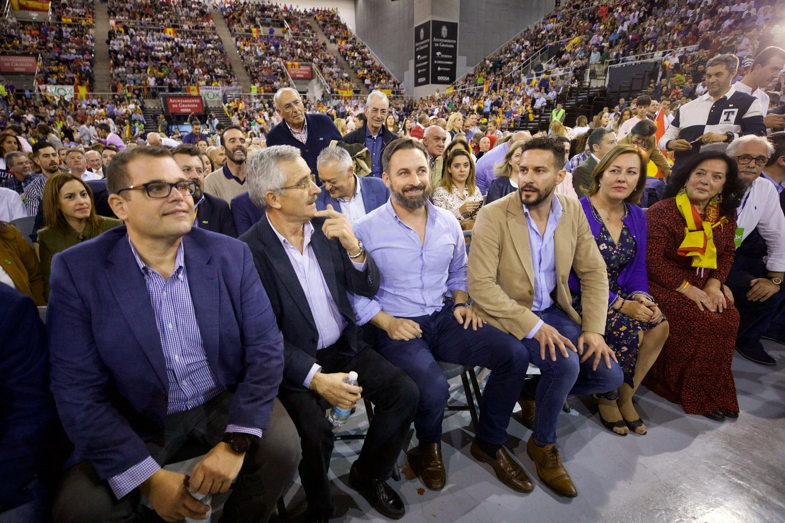 Abascal presenta a su partido como única alternativa para echar a Sánchez de la Moncloa