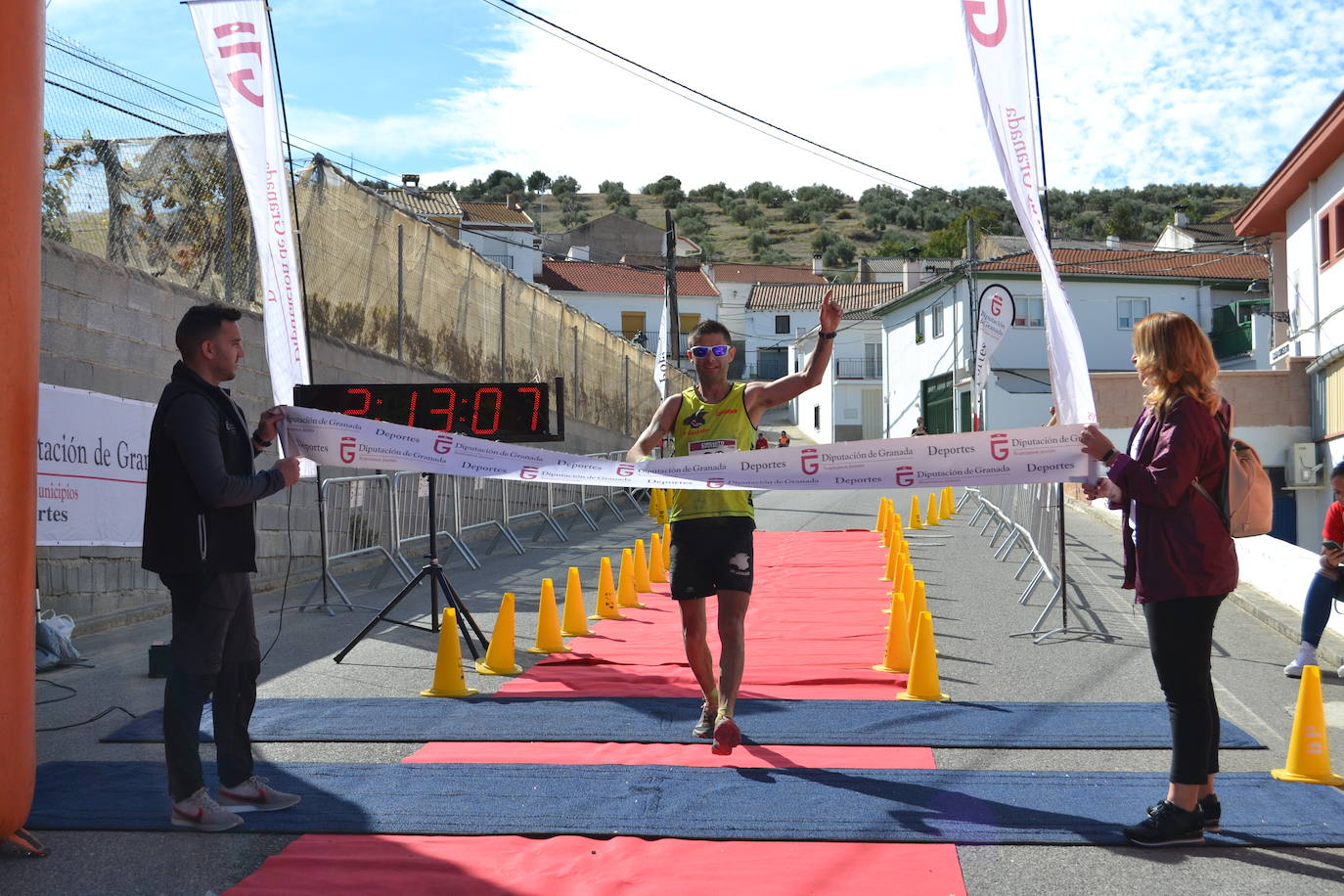 Cerca de 150 deportistas, entre participantes del trail, minitrail y senderistas, celebran en esta prueba que tuvo lugar en una agradable mañana de domingo 