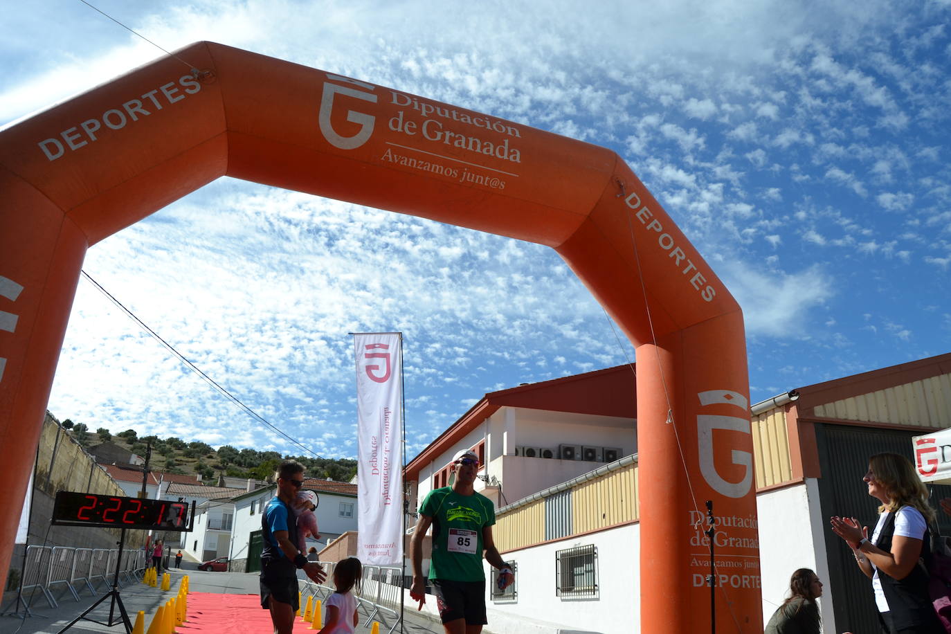 Cerca de 150 deportistas, entre participantes del trail, minitrail y senderistas, celebran en esta prueba que tuvo lugar en una agradable mañana de domingo 