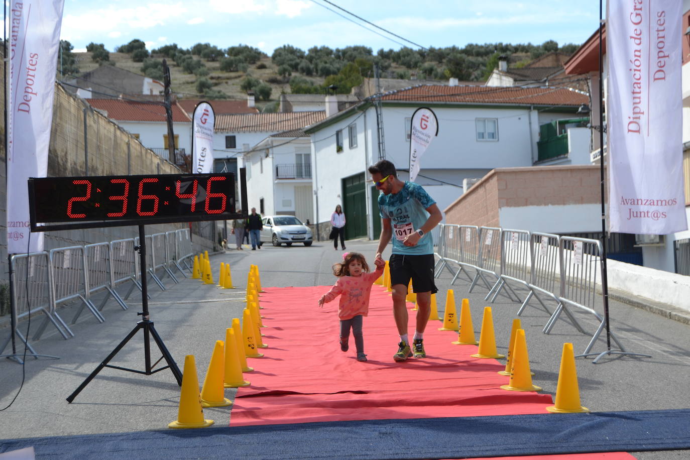 Cerca de 150 deportistas, entre participantes del trail, minitrail y senderistas, celebran en esta prueba que tuvo lugar en una agradable mañana de domingo 