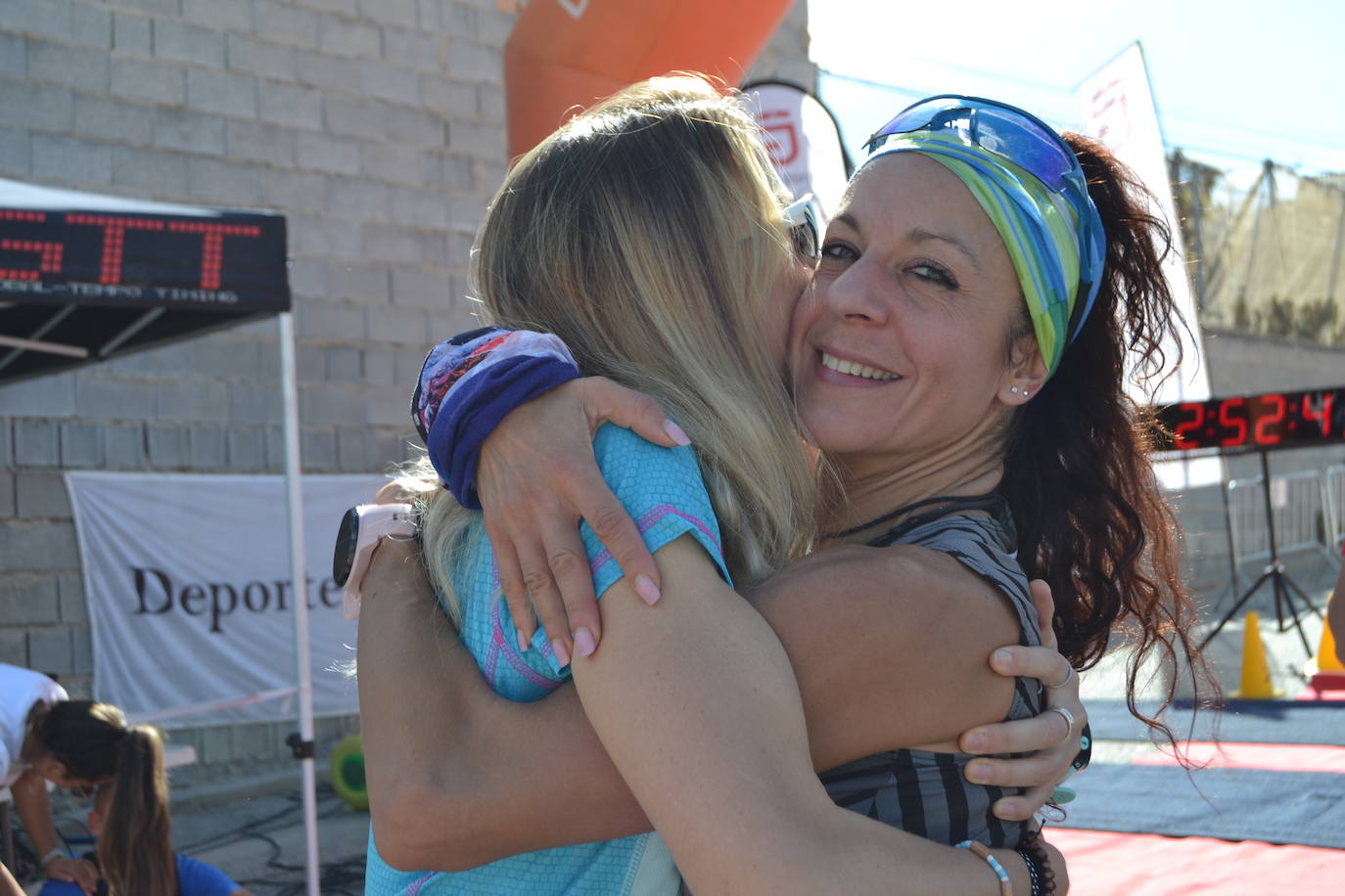 Cerca de 150 deportistas, entre participantes del trail, minitrail y senderistas, celebran en esta prueba que tuvo lugar en una agradable mañana de domingo 