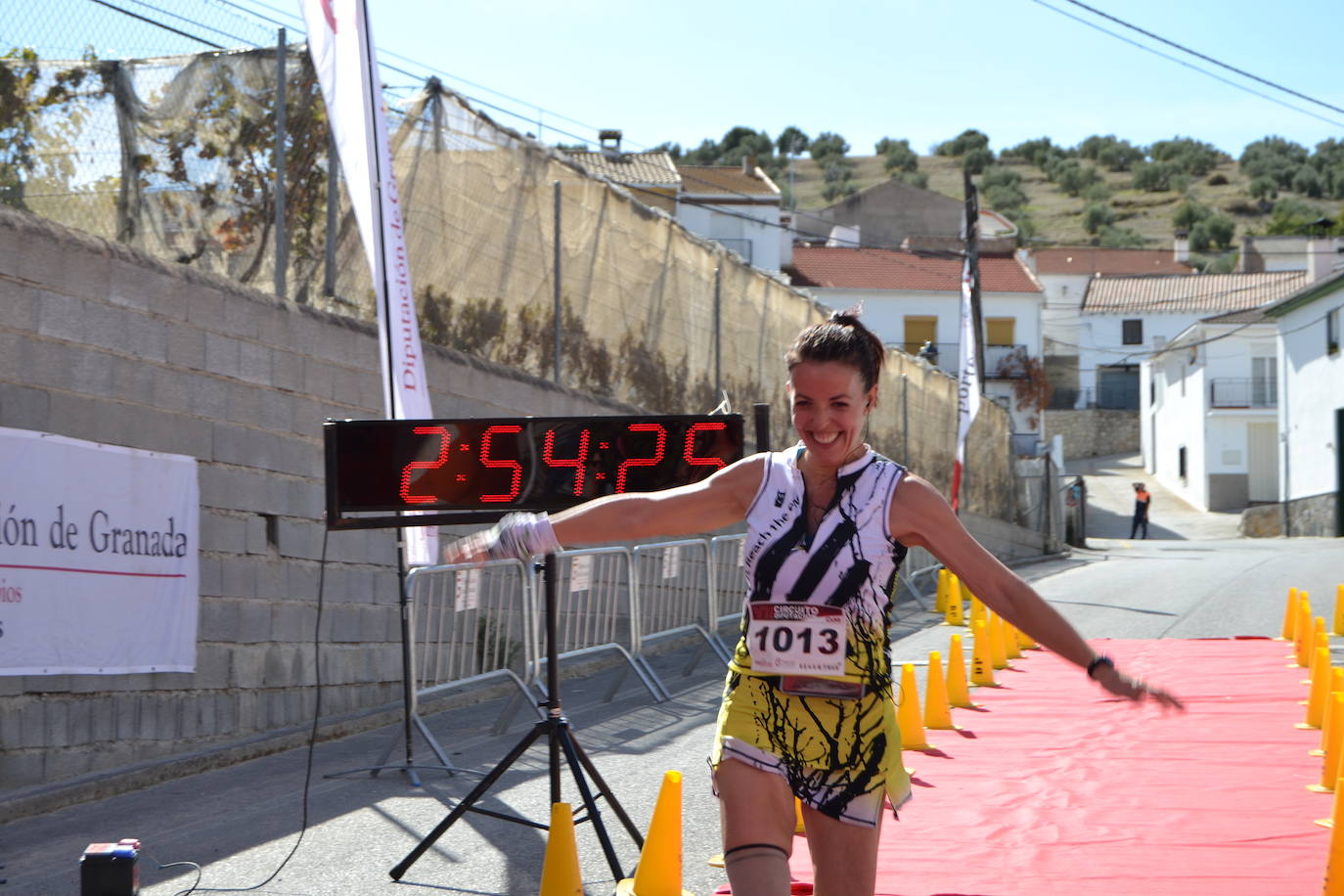 Cerca de 150 deportistas, entre participantes del trail, minitrail y senderistas, celebran en esta prueba que tuvo lugar en una agradable mañana de domingo 