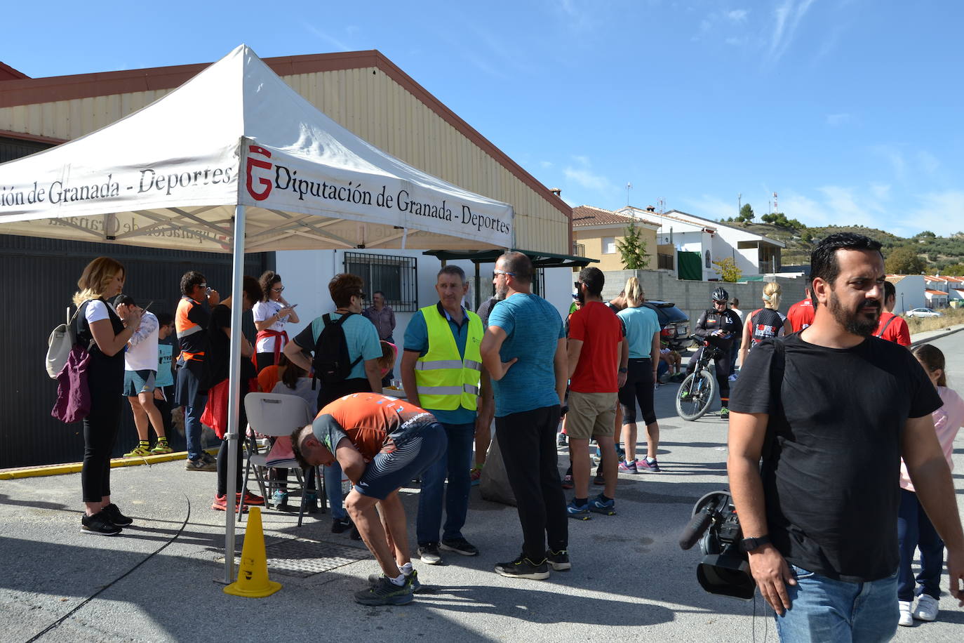 Cerca de 150 deportistas, entre participantes del trail, minitrail y senderistas, celebran en esta prueba que tuvo lugar en una agradable mañana de domingo 