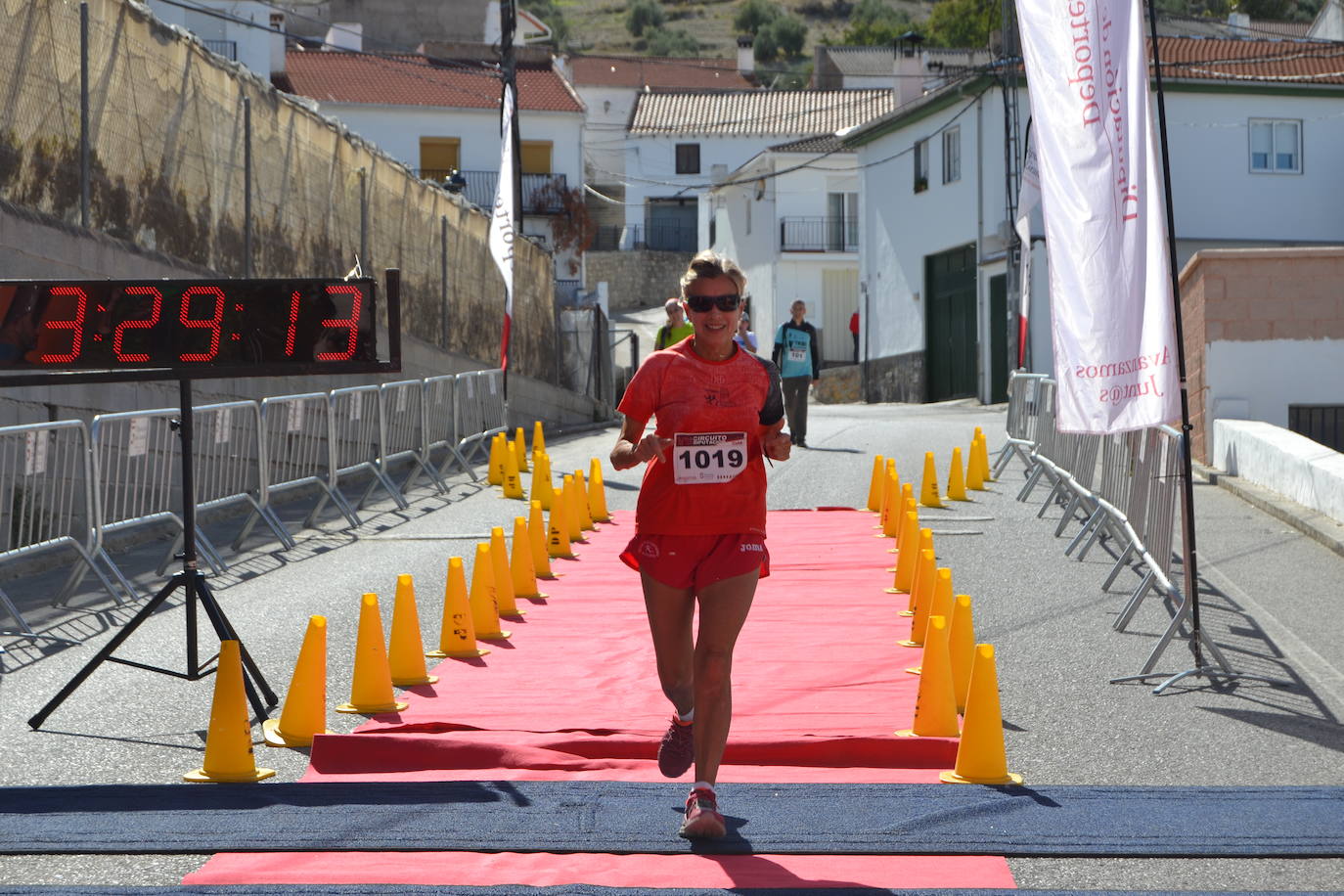 Cerca de 150 deportistas, entre participantes del trail, minitrail y senderistas, celebran en esta prueba que tuvo lugar en una agradable mañana de domingo 