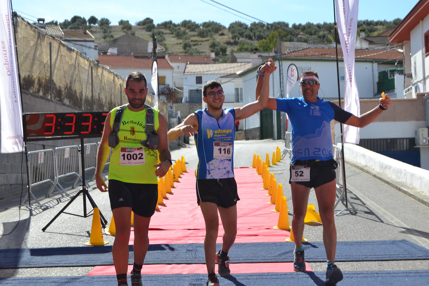 Cerca de 150 deportistas, entre participantes del trail, minitrail y senderistas, celebran en esta prueba que tuvo lugar en una agradable mañana de domingo 