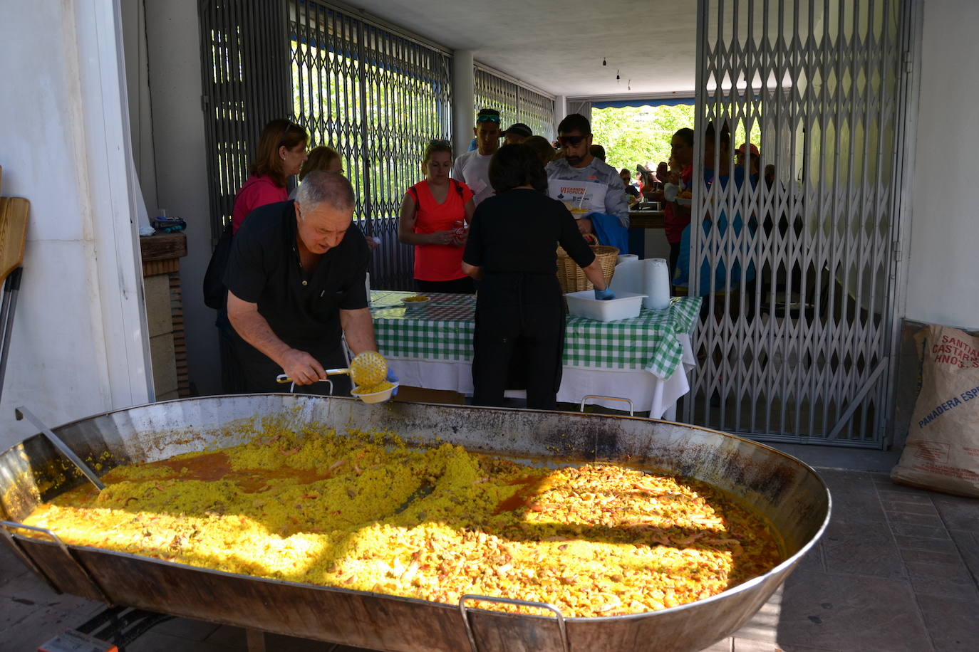 Cerca de 150 deportistas, entre participantes del trail, minitrail y senderistas, celebran en esta prueba que tuvo lugar en una agradable mañana de domingo 