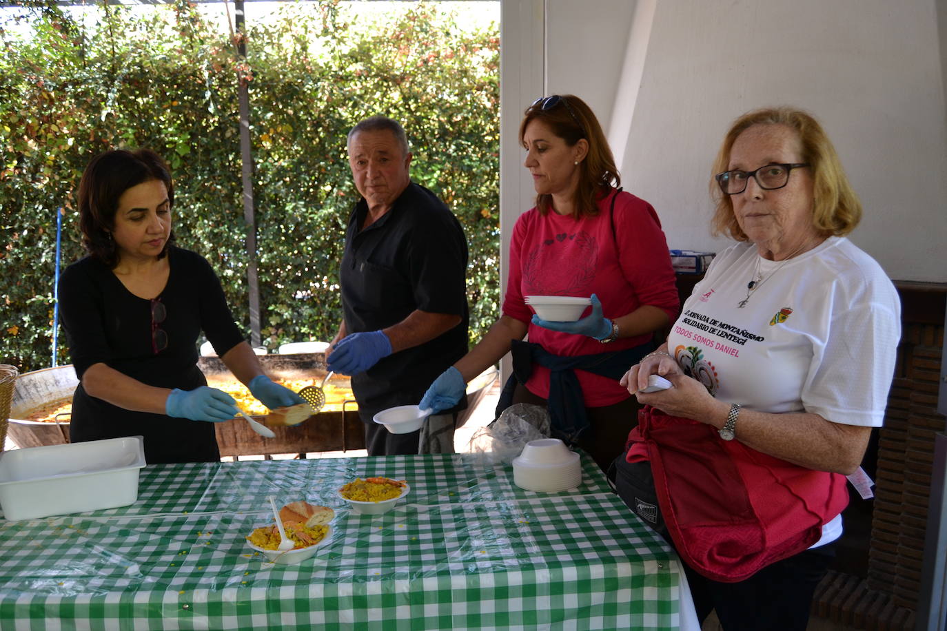 Cerca de 150 deportistas, entre participantes del trail, minitrail y senderistas, celebran en esta prueba que tuvo lugar en una agradable mañana de domingo 