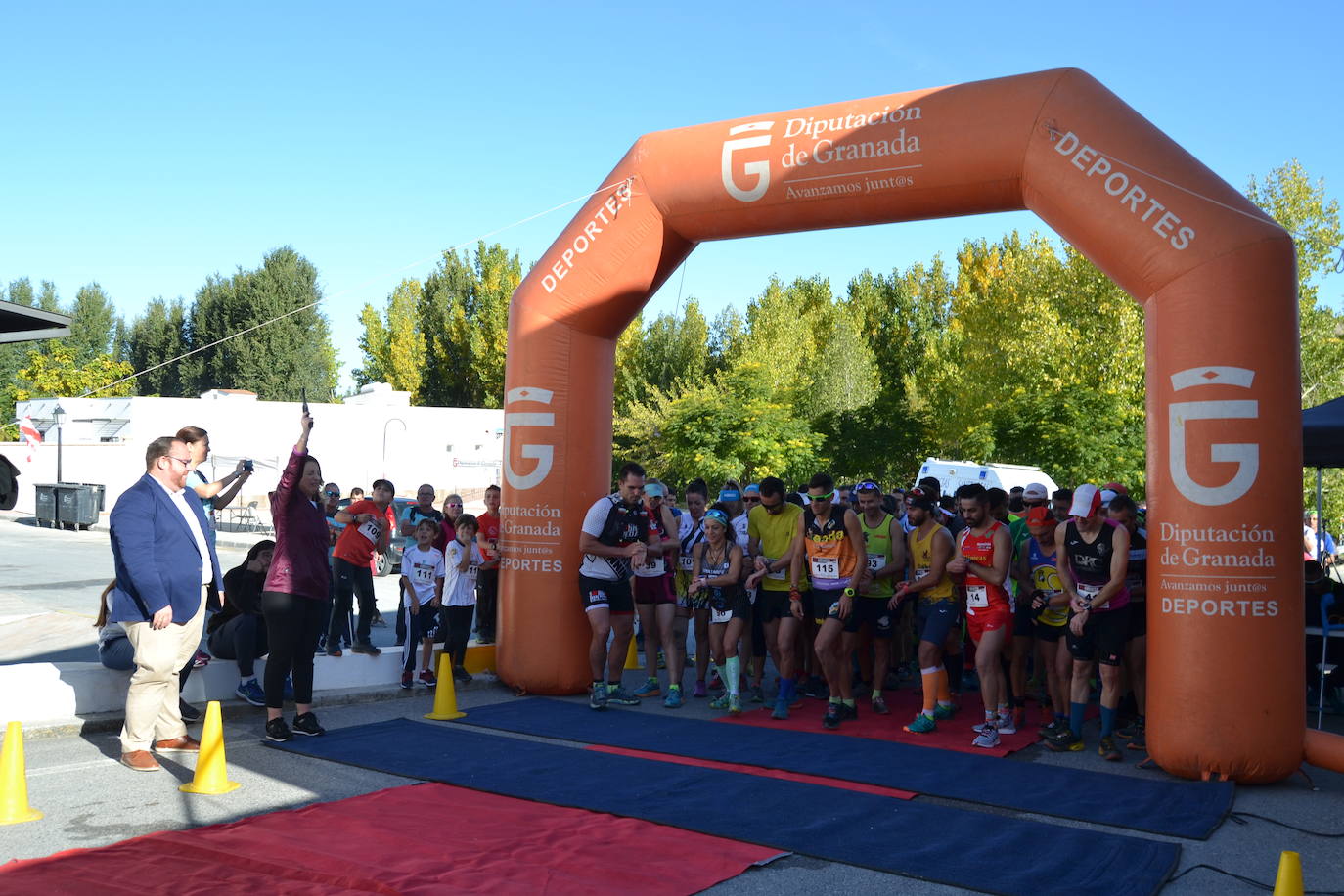 Cerca de 150 deportistas, entre participantes del trail, minitrail y senderistas, celebran en esta prueba que tuvo lugar en una agradable mañana de domingo 