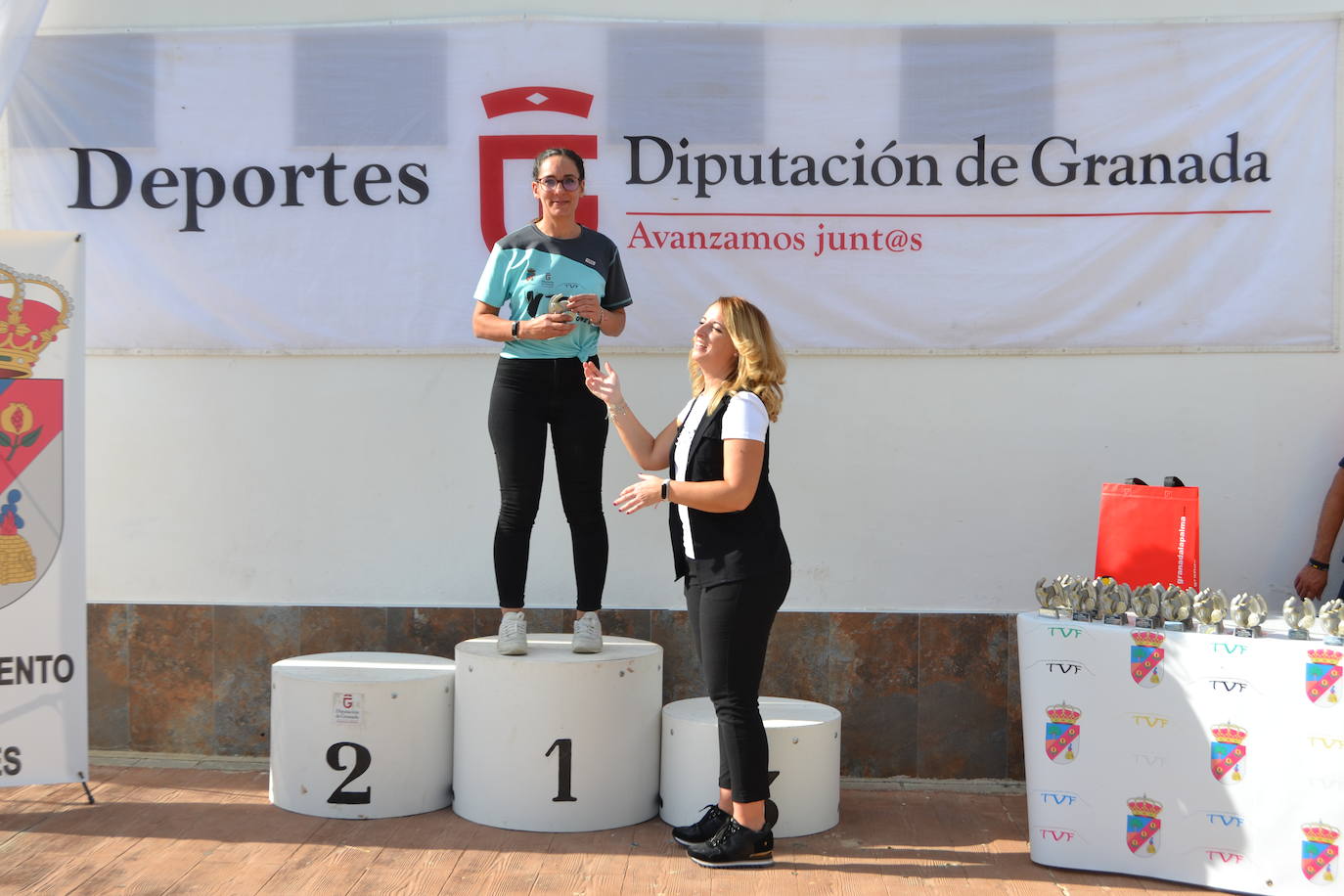 Cerca de 150 deportistas, entre participantes del trail, minitrail y senderistas, celebran en esta prueba que tuvo lugar en una agradable mañana de domingo 