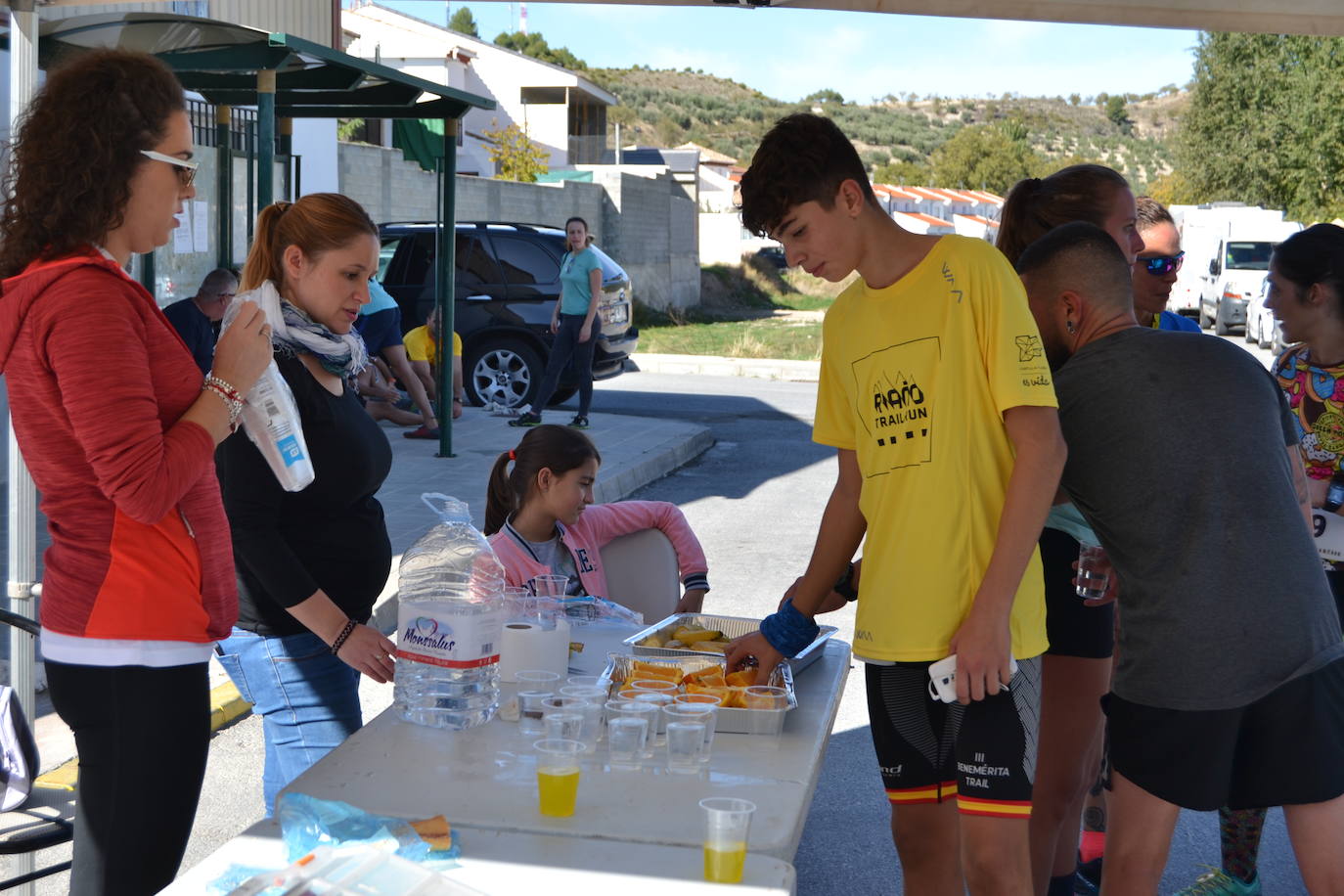 Cerca de 150 deportistas, entre participantes del trail, minitrail y senderistas, celebran en esta prueba que tuvo lugar en una agradable mañana de domingo 