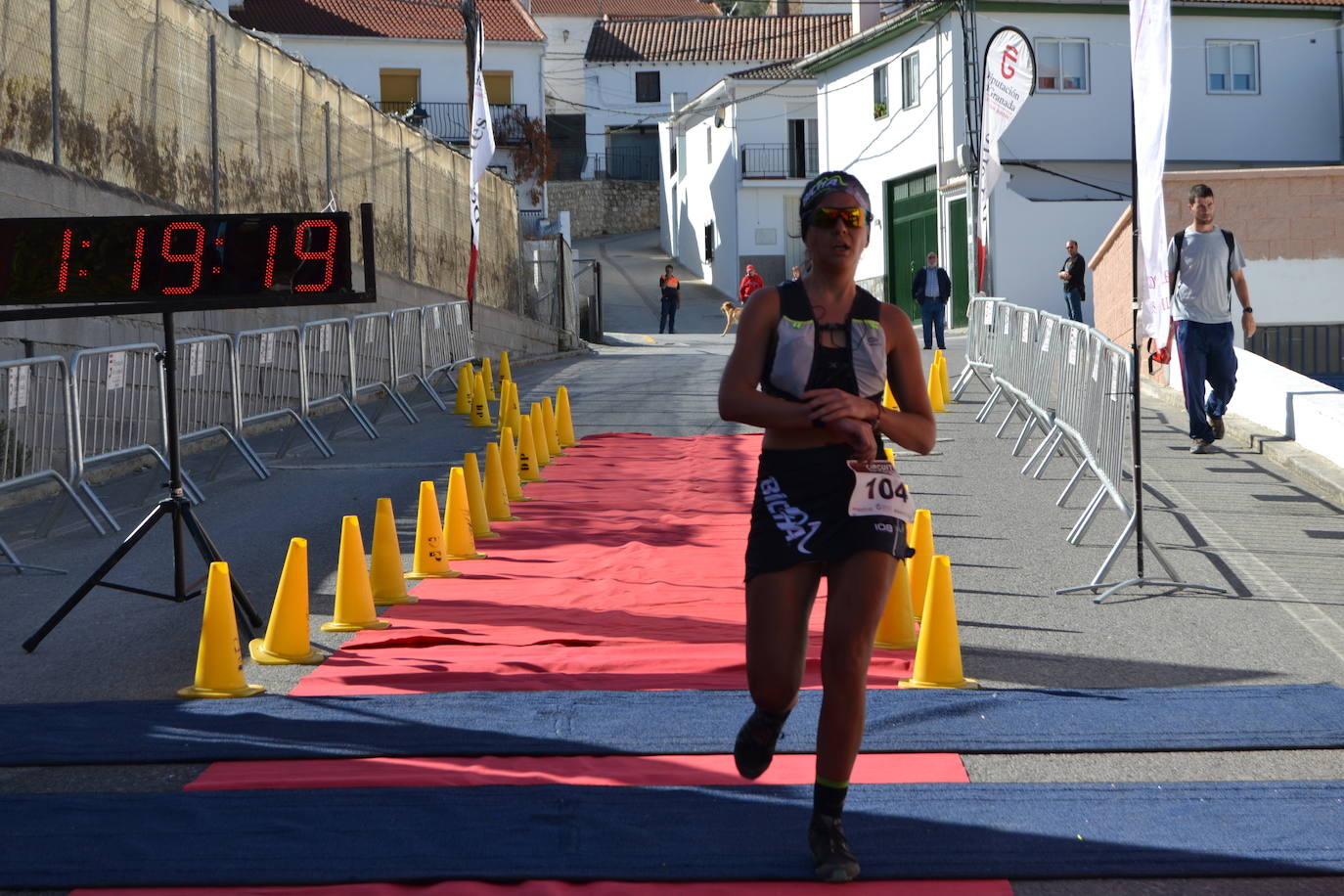 Cerca de 150 deportistas, entre participantes del trail, minitrail y senderistas, celebran en esta prueba que tuvo lugar en una agradable mañana de domingo 