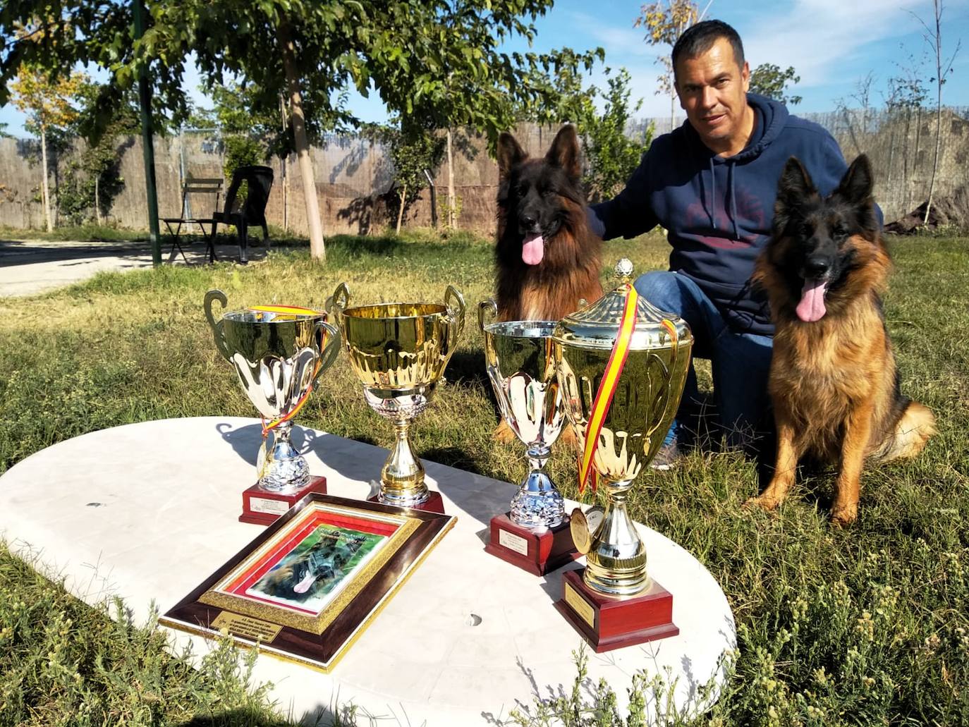 Mary de Sagasta, criada en Cúllar Vega, vencedora del Campeonato Mundial de Pastores Alemanes