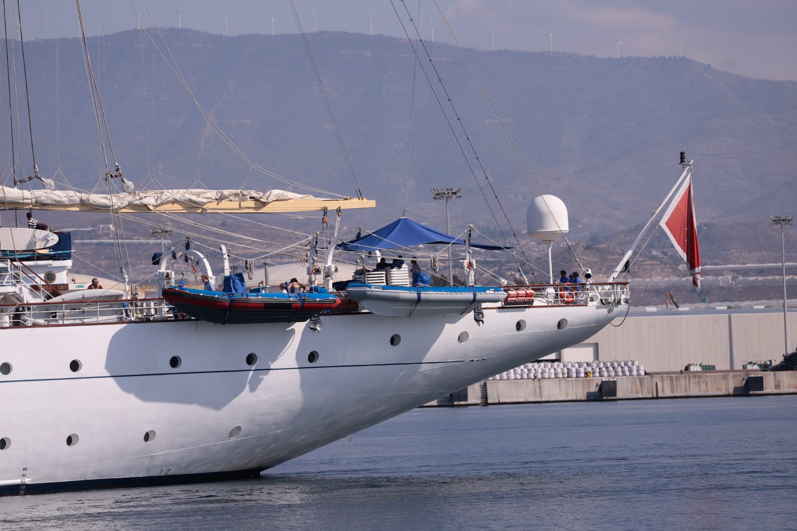 El star Flyer, de 112 metros de eslora y cuatro mástiles, está considerado el «buque ideal para los amantes de la nevegación a vela»